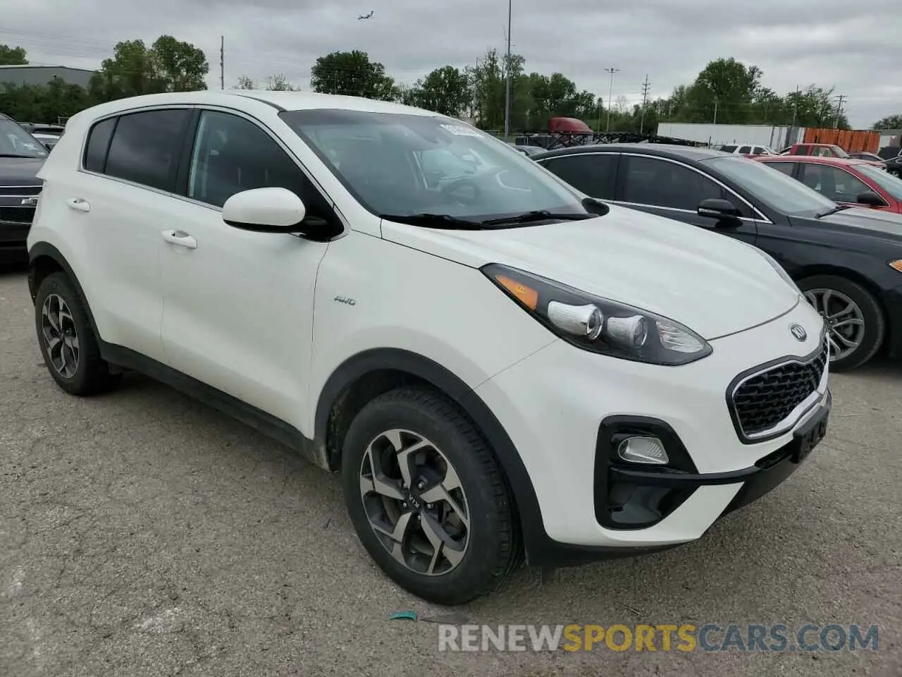 4 Photograph of a damaged car KNDPMCAC2M7863618 KIA SPORTAGE 2021
