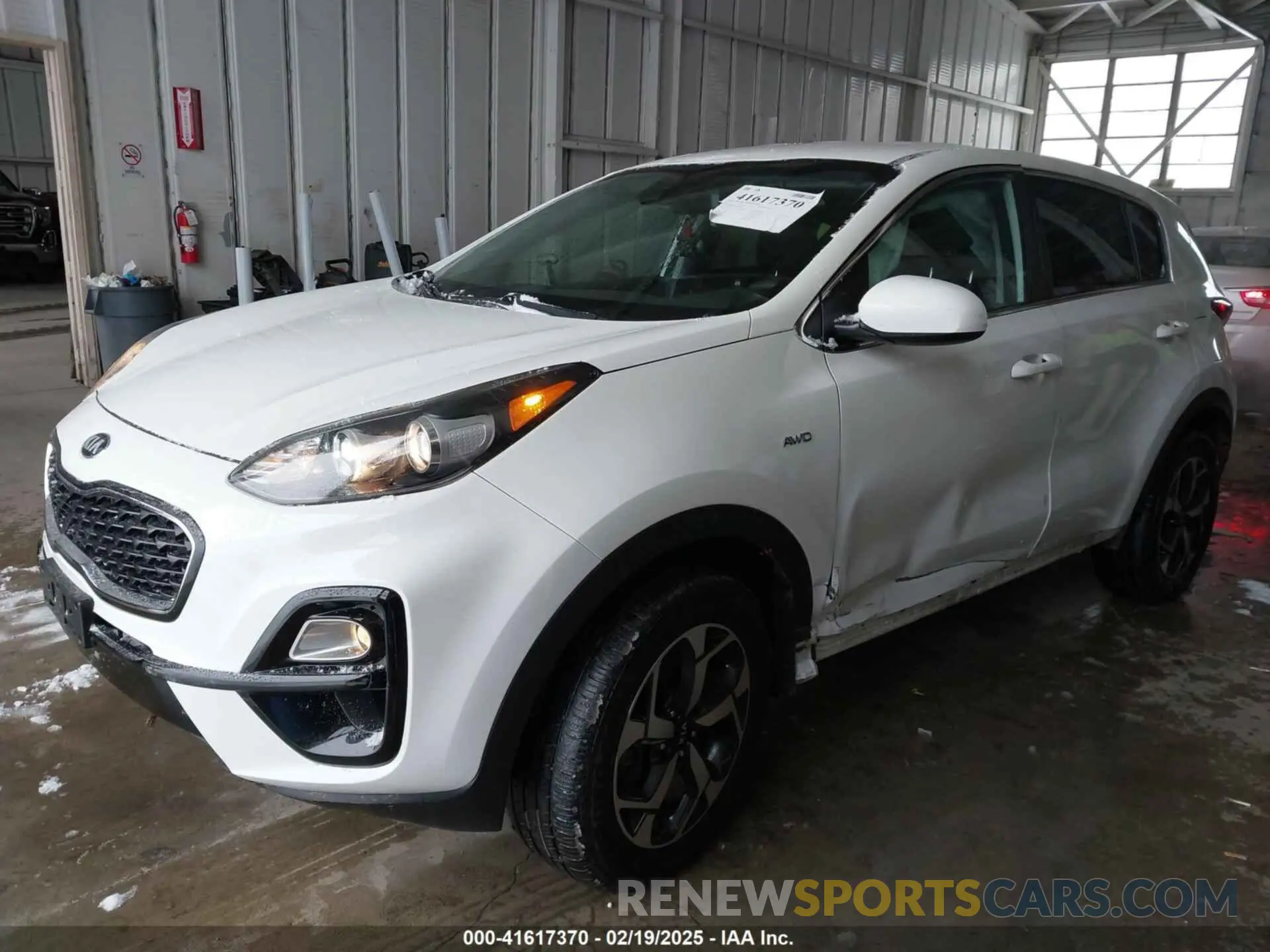 2 Photograph of a damaged car KNDPMCAC2M7889815 KIA SPORTAGE 2021