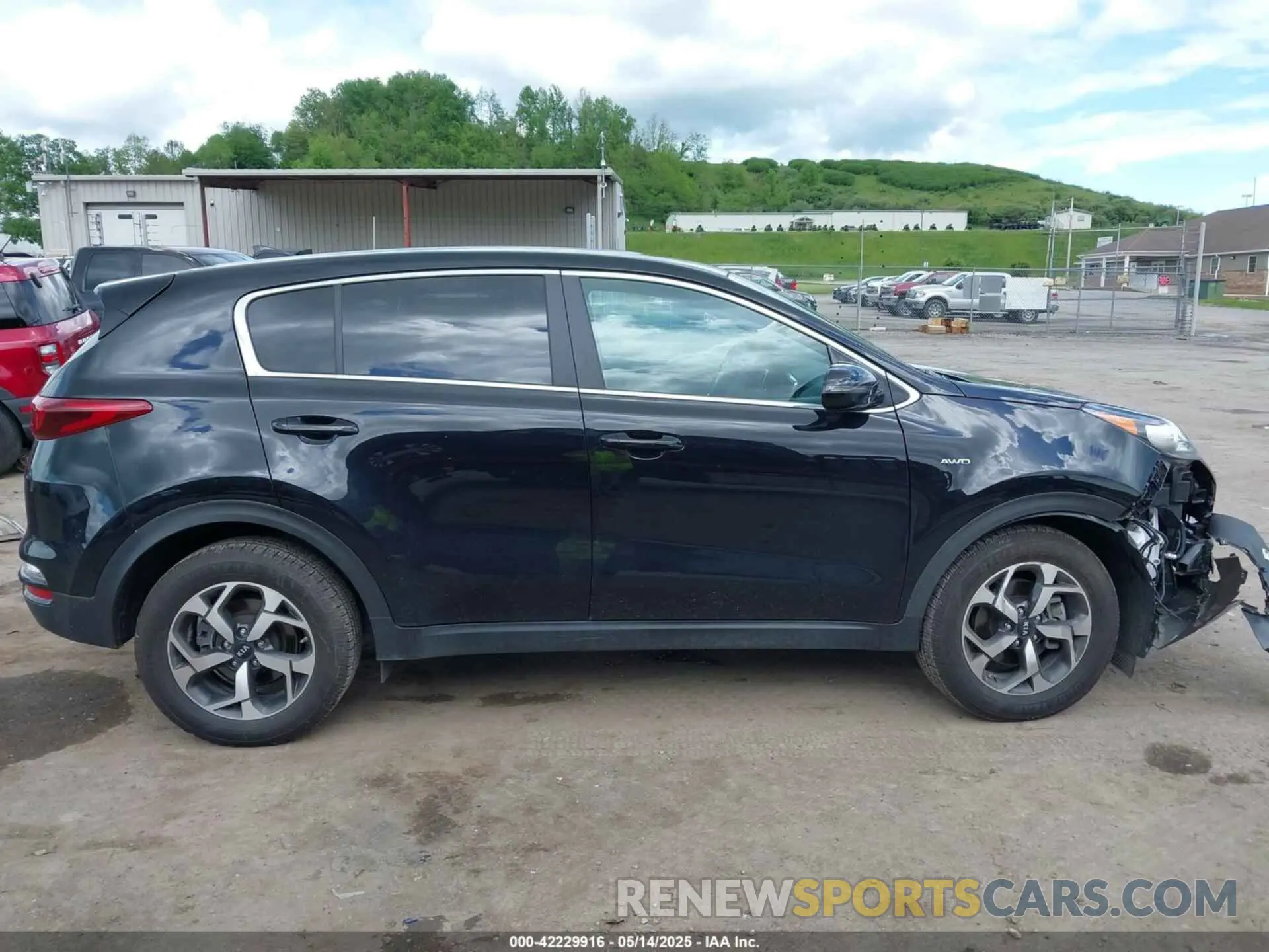 14 Photograph of a damaged car KNDPMCAC2M7938964 KIA SPORTAGE 2021