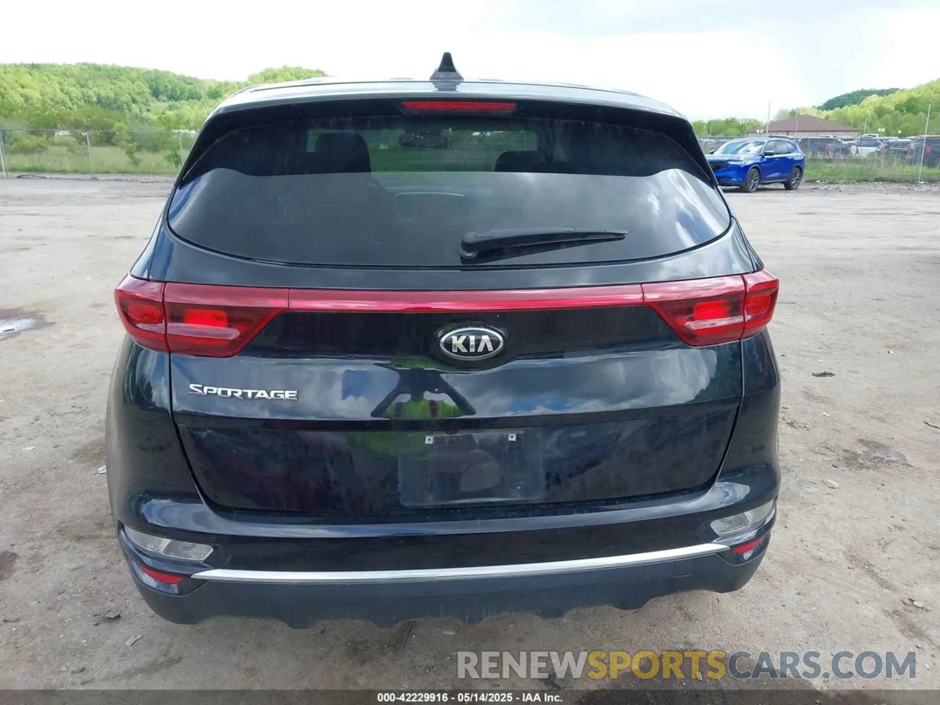 17 Photograph of a damaged car KNDPMCAC2M7938964 KIA SPORTAGE 2021
