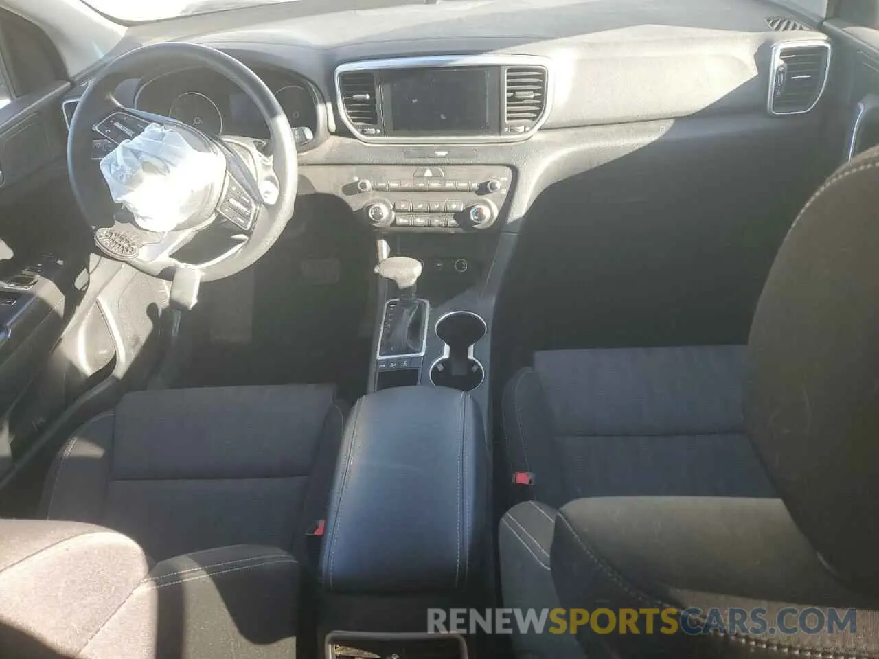 8 Фотография поврежденного автомобиля KNDPMCAC3M7925771 KIA SPORTAGE 2021