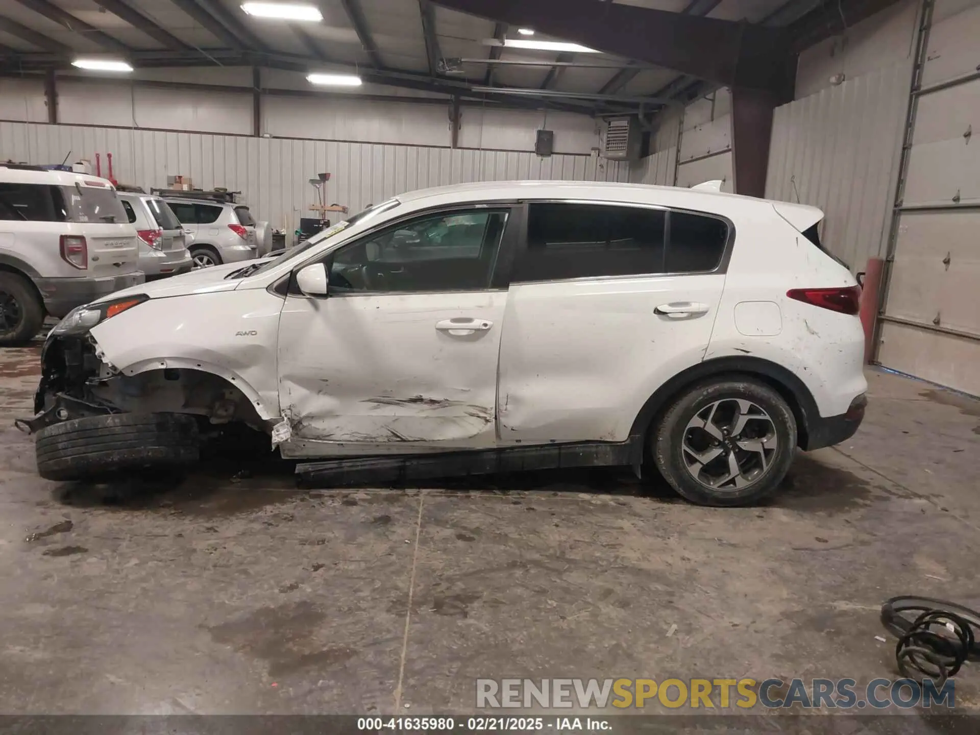 14 Photograph of a damaged car KNDPMCAC6M7905952 KIA SPORTAGE 2021