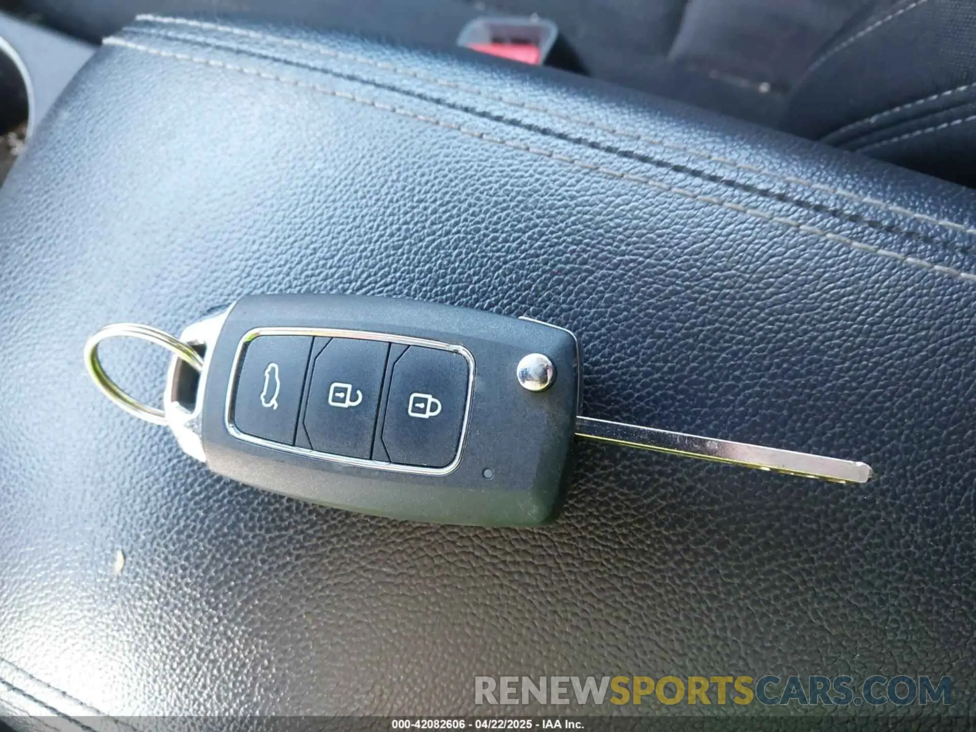11 Photograph of a damaged car KNDPMCAC8M7933588 KIA SPORTAGE 2021