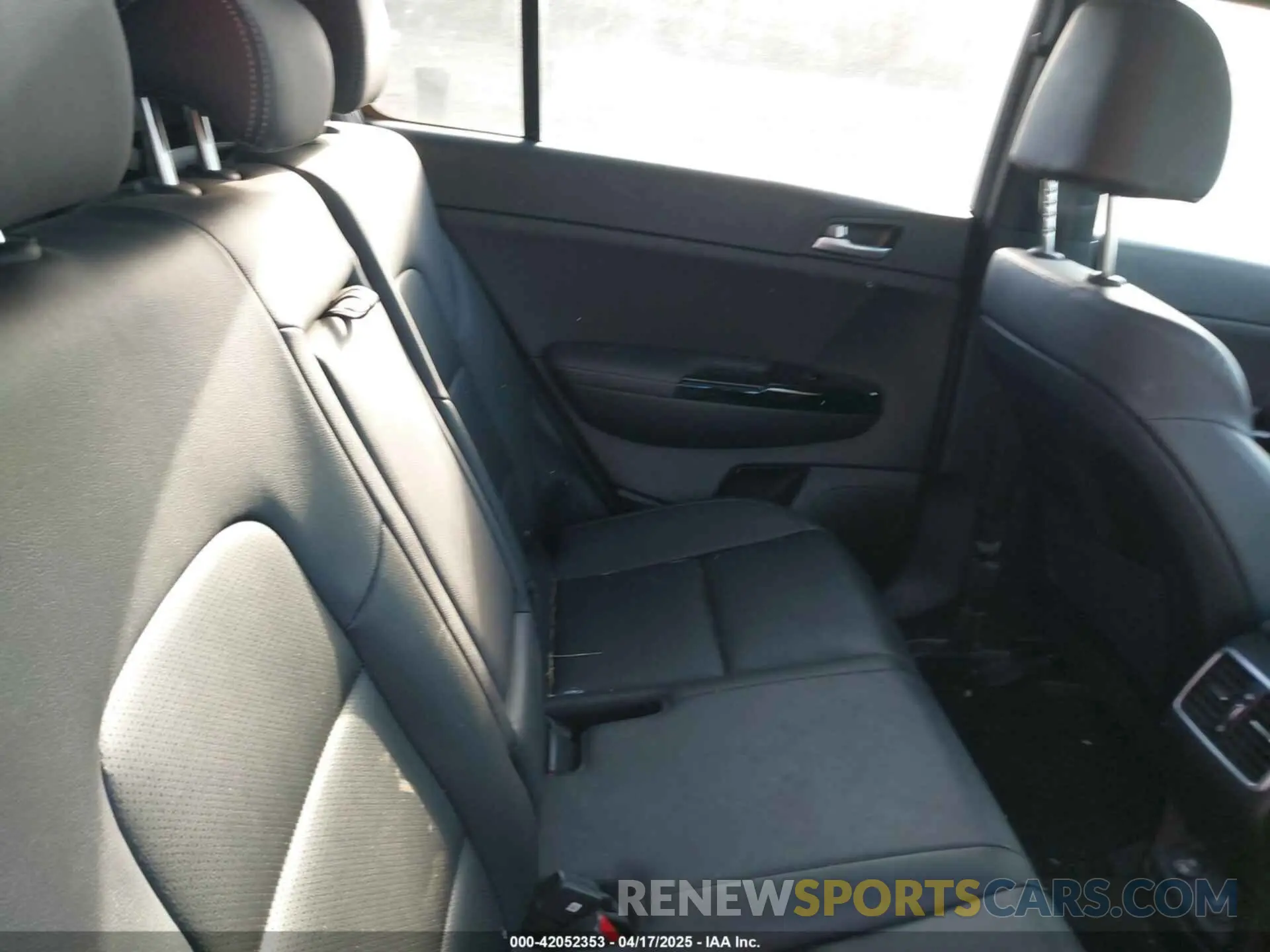 8 Photograph of a damaged car KNDP63AC4N7947306 KIA SPORTAGE 2022