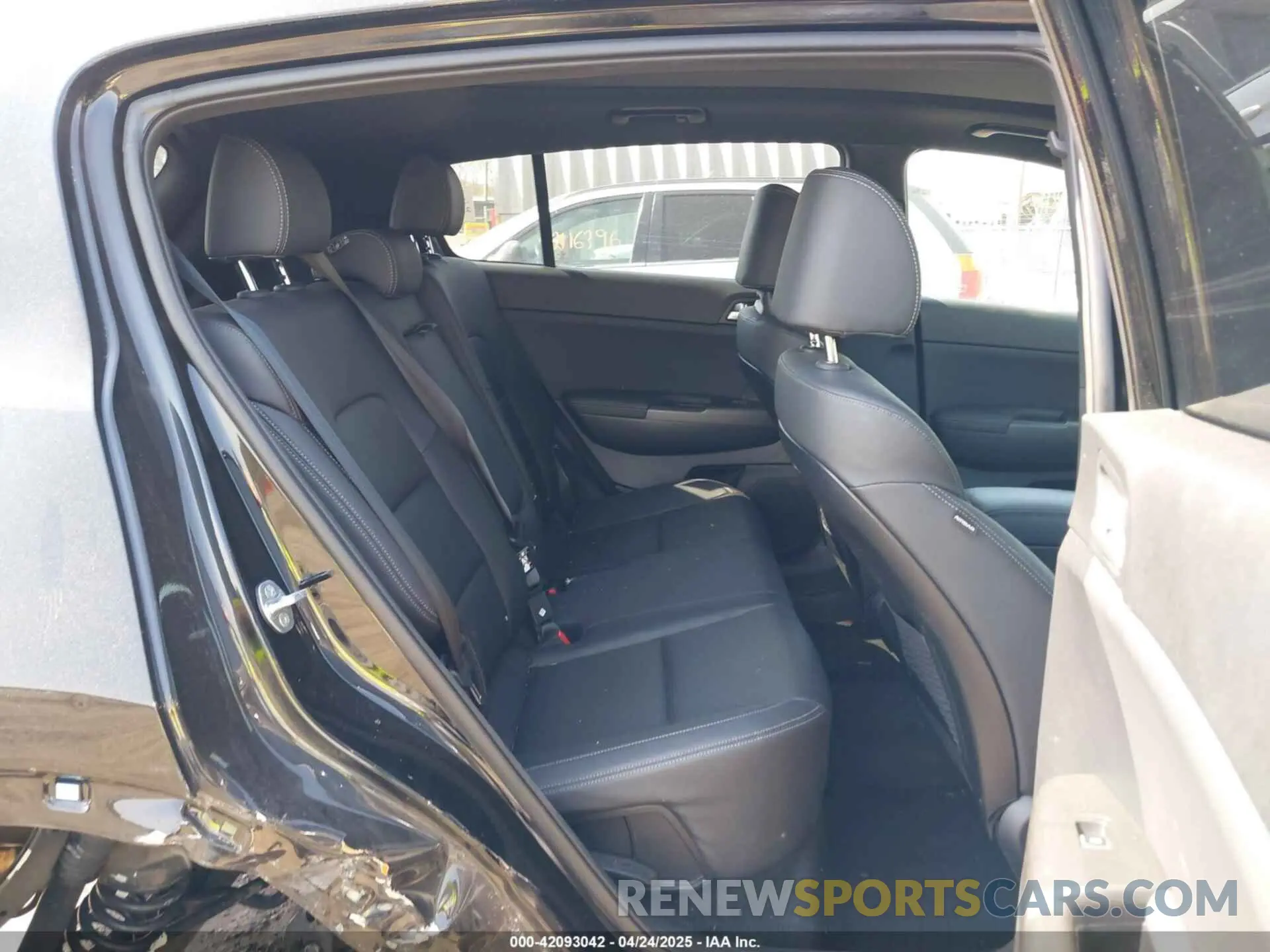 8 Photograph of a damaged car KNDP6CAC1N7018805 KIA SPORTAGE 2022
