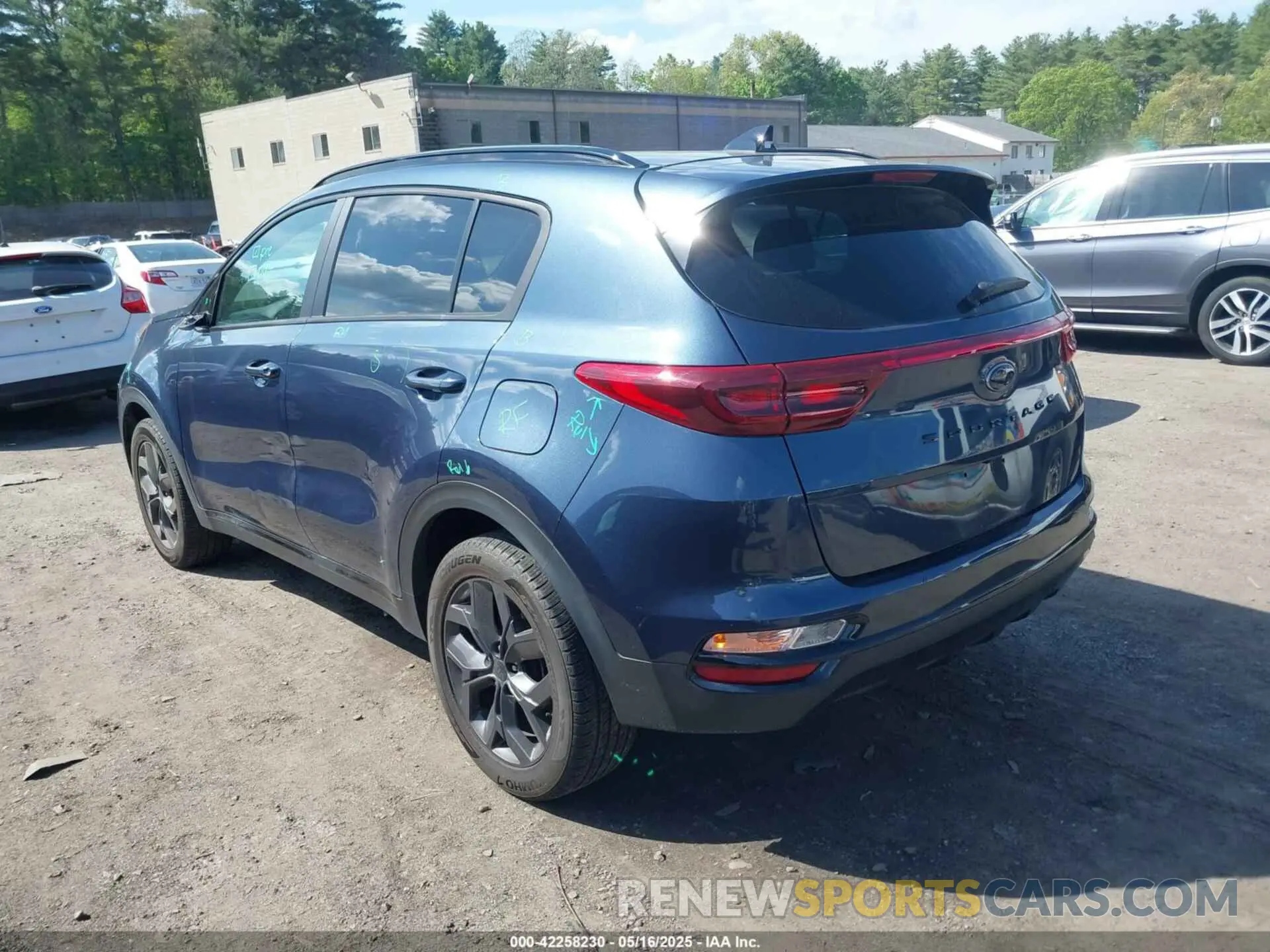 3 Photograph of a damaged car KNDP6CAC4N7002954 KIA SPORTAGE 2022