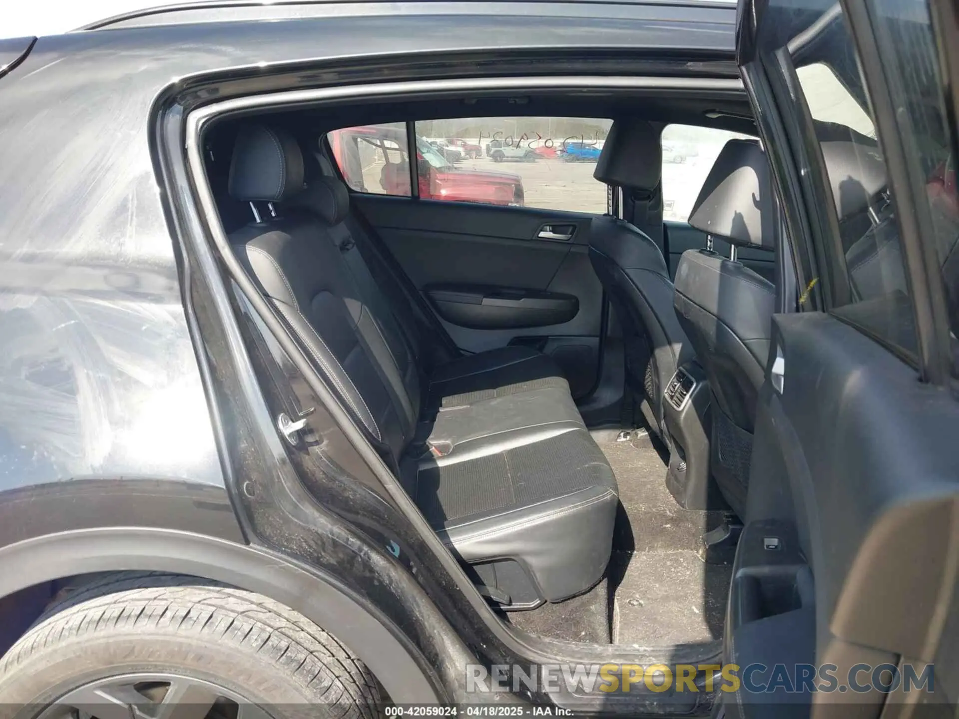 8 Photograph of a damaged car KNDP6CAC6N7008979 KIA SPORTAGE 2022