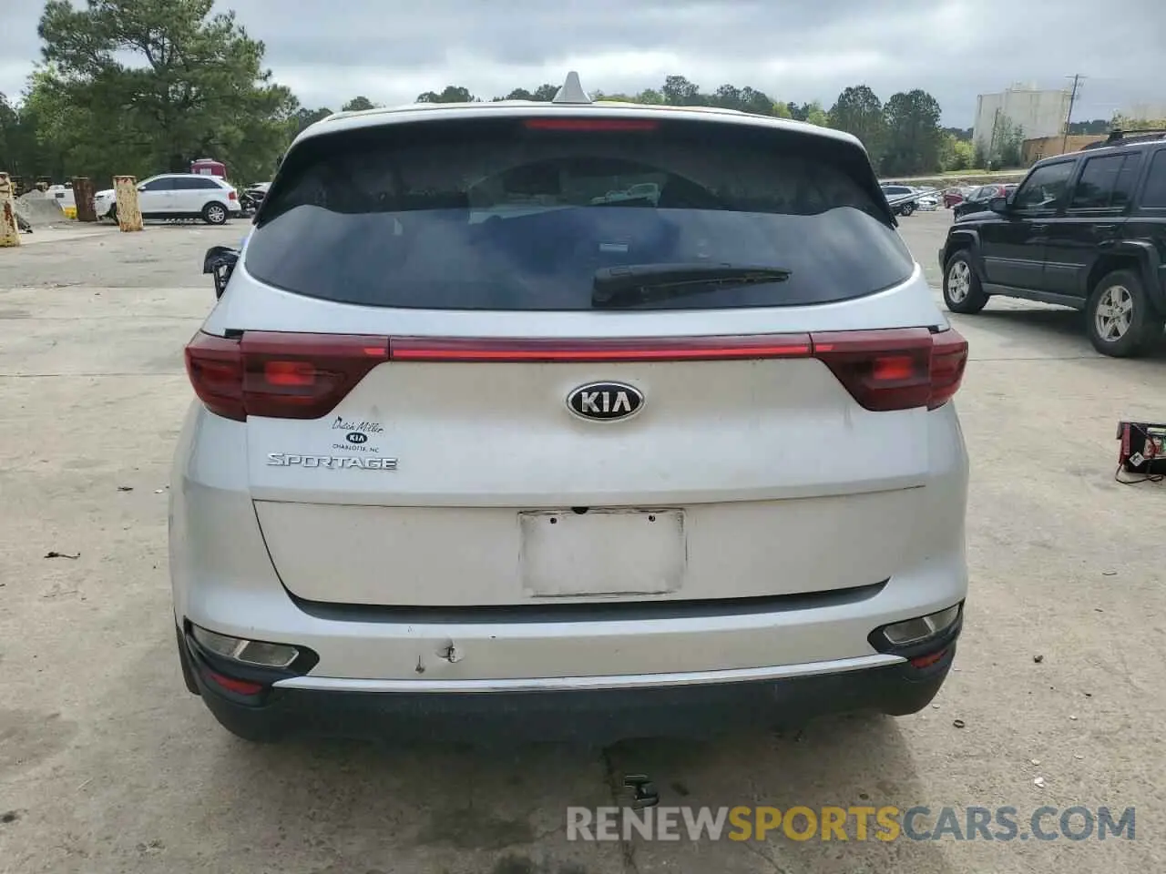 6 Photograph of a damaged car KNDPM3AC0N7955568 KIA SPORTAGE 2022