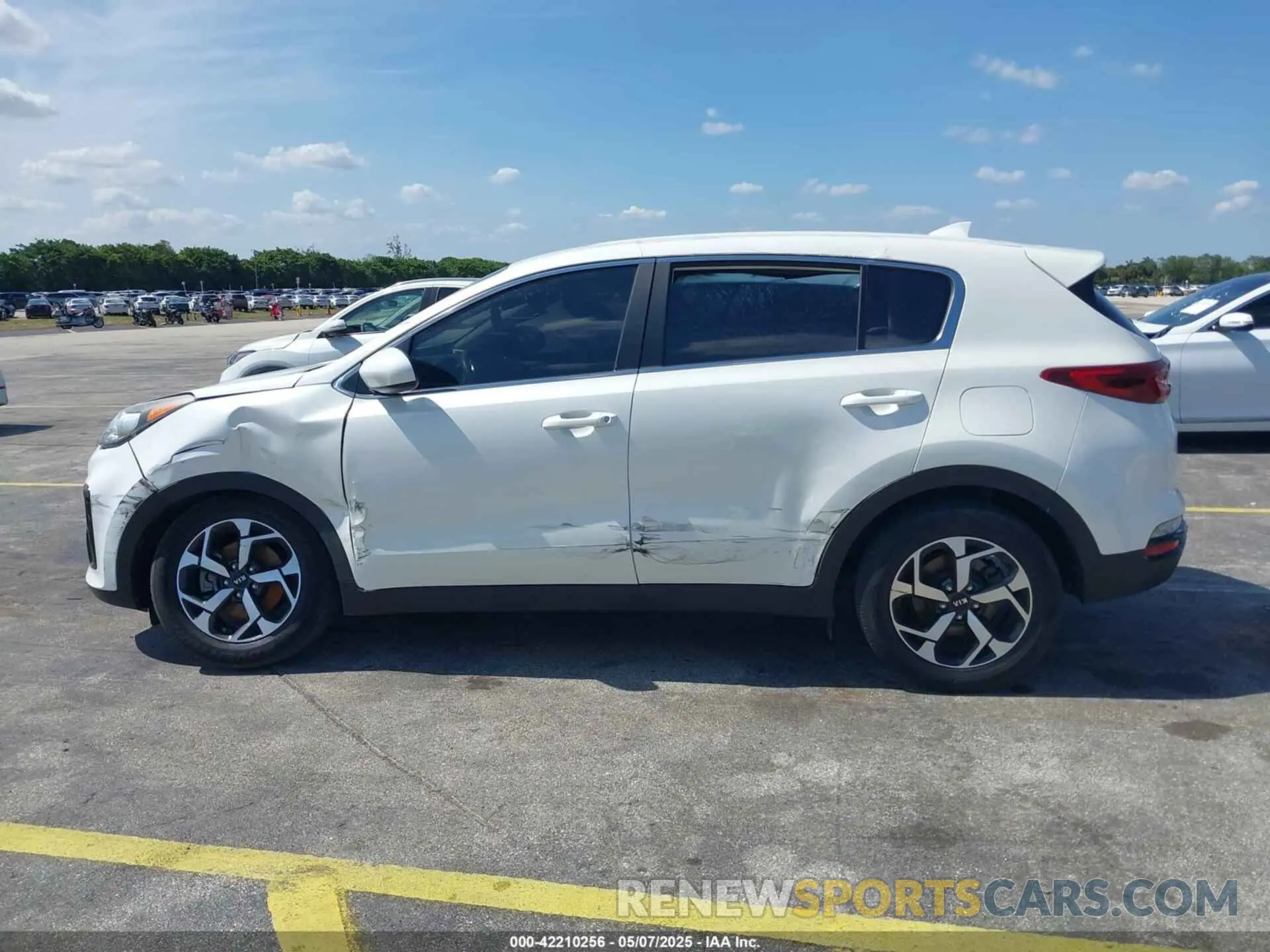 14 Photograph of a damaged car KNDPM3AC2N7008824 KIA SPORTAGE 2022