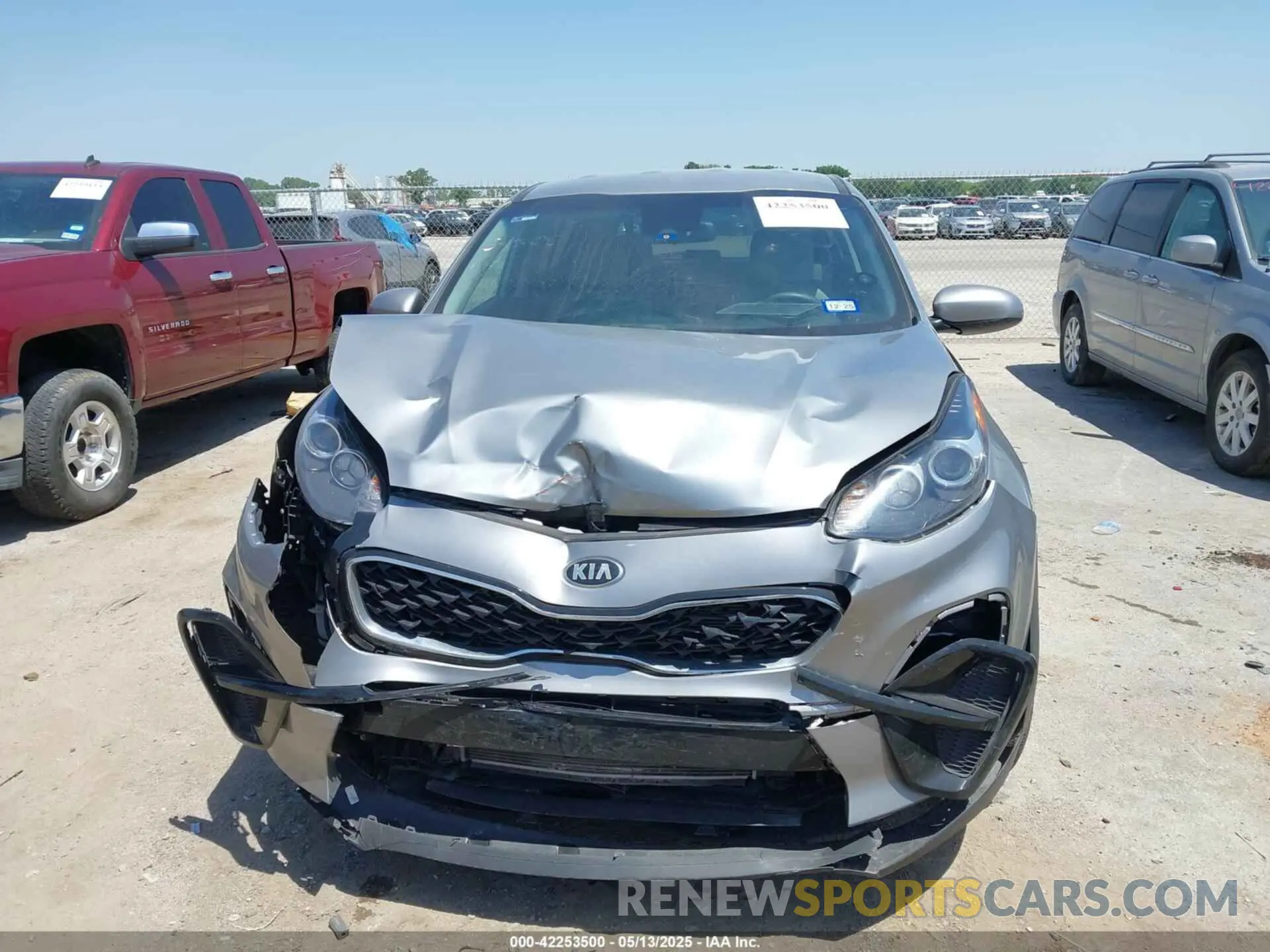 11 Photograph of a damaged car KNDPM3AC5N7018585 KIA SPORTAGE 2022