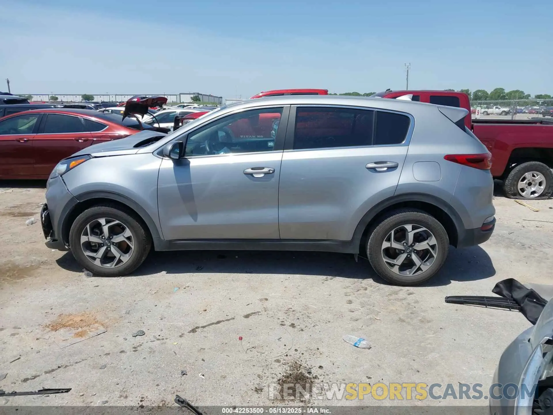 13 Photograph of a damaged car KNDPM3AC5N7018585 KIA SPORTAGE 2022