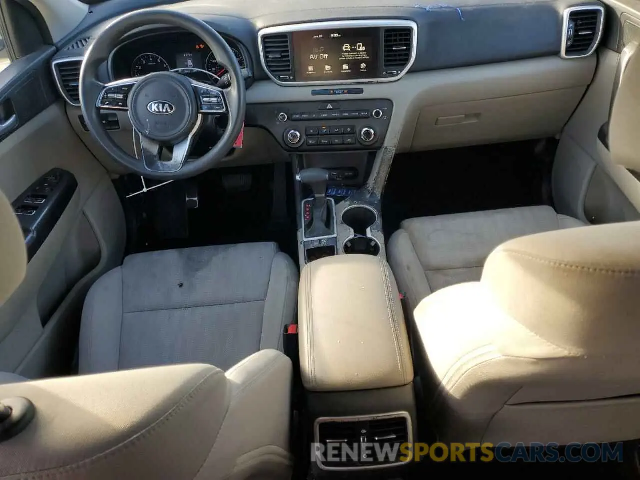 8 Photograph of a damaged car KNDPM3AC7N7028504 KIA SPORTAGE 2022