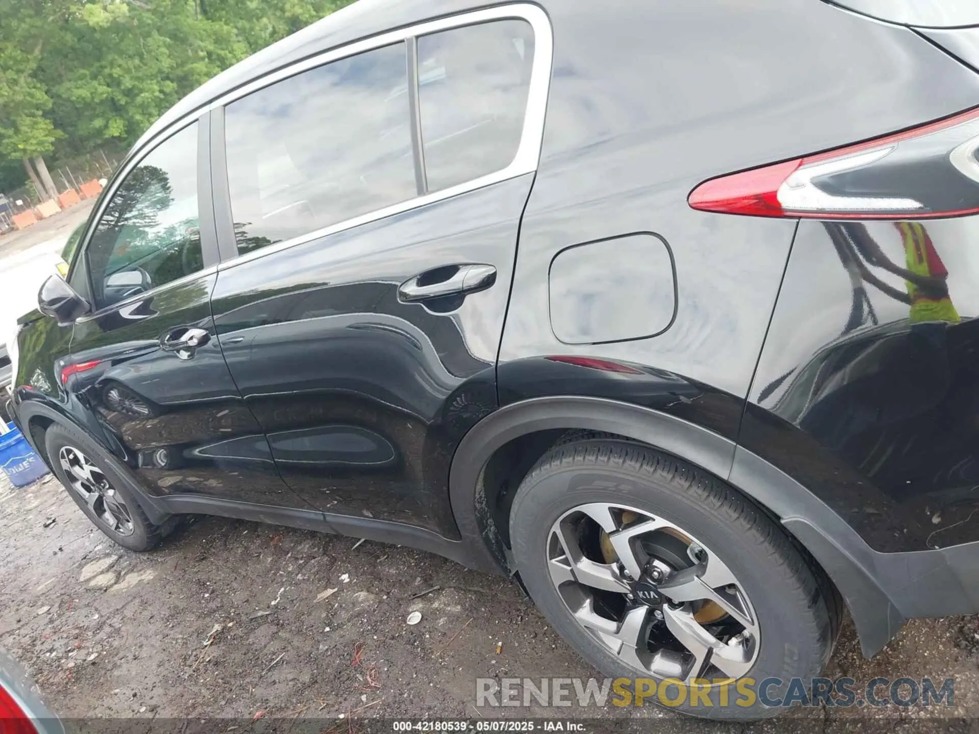 14 Photograph of a damaged car KNDPM3AC9N7967556 KIA SPORTAGE 2022
