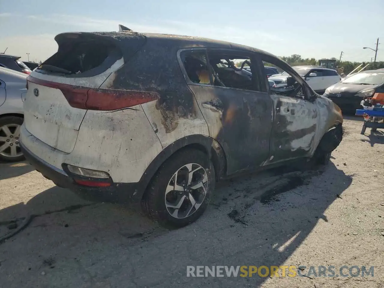 3 Photograph of a damaged car KNDPMCAC3N7948808 KIA SPORTAGE 2022