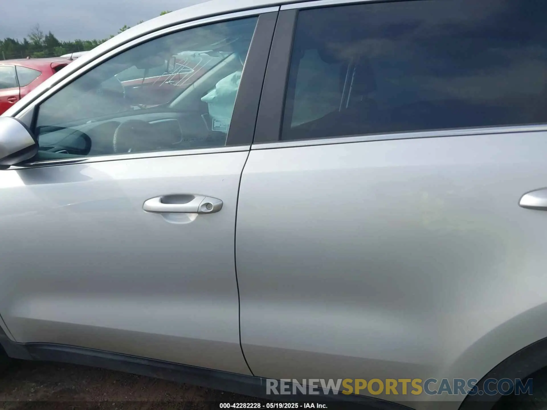 14 Photograph of a damaged car KNDPMCAC7N7011332 KIA SPORTAGE 2022