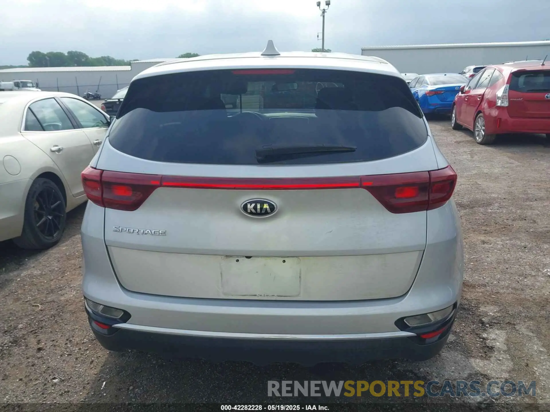 16 Photograph of a damaged car KNDPMCAC7N7011332 KIA SPORTAGE 2022