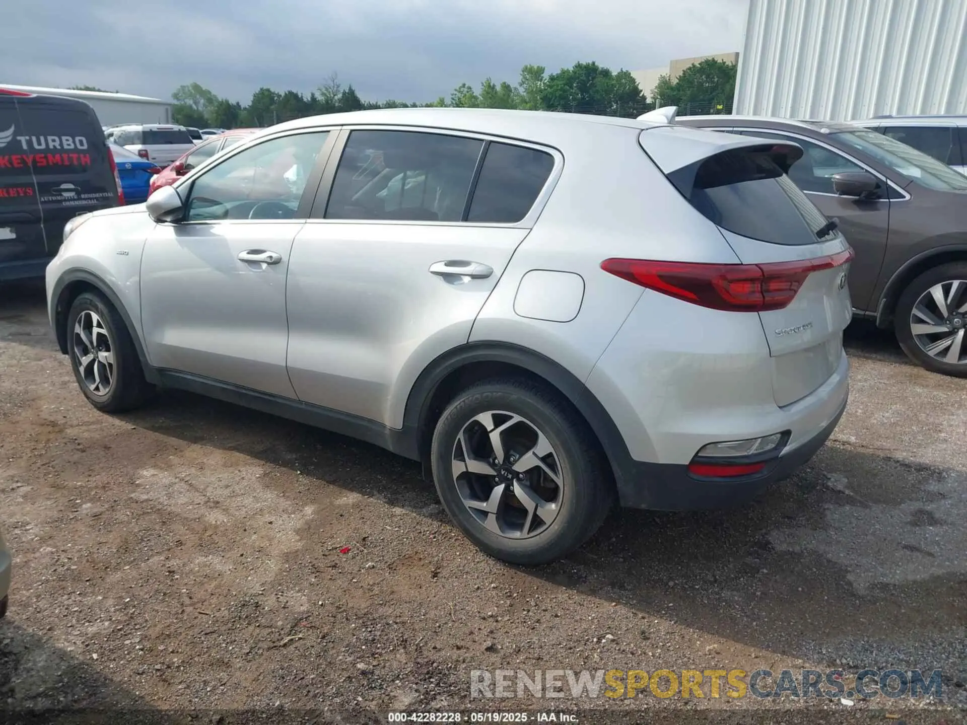 3 Photograph of a damaged car KNDPMCAC7N7011332 KIA SPORTAGE 2022