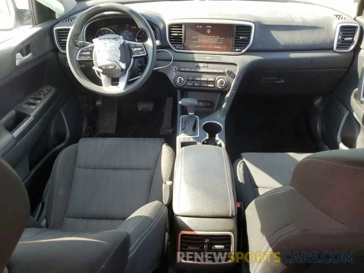 8 Photograph of a damaged car KNDPMCAC7N7986154 KIA SPORTAGE 2022