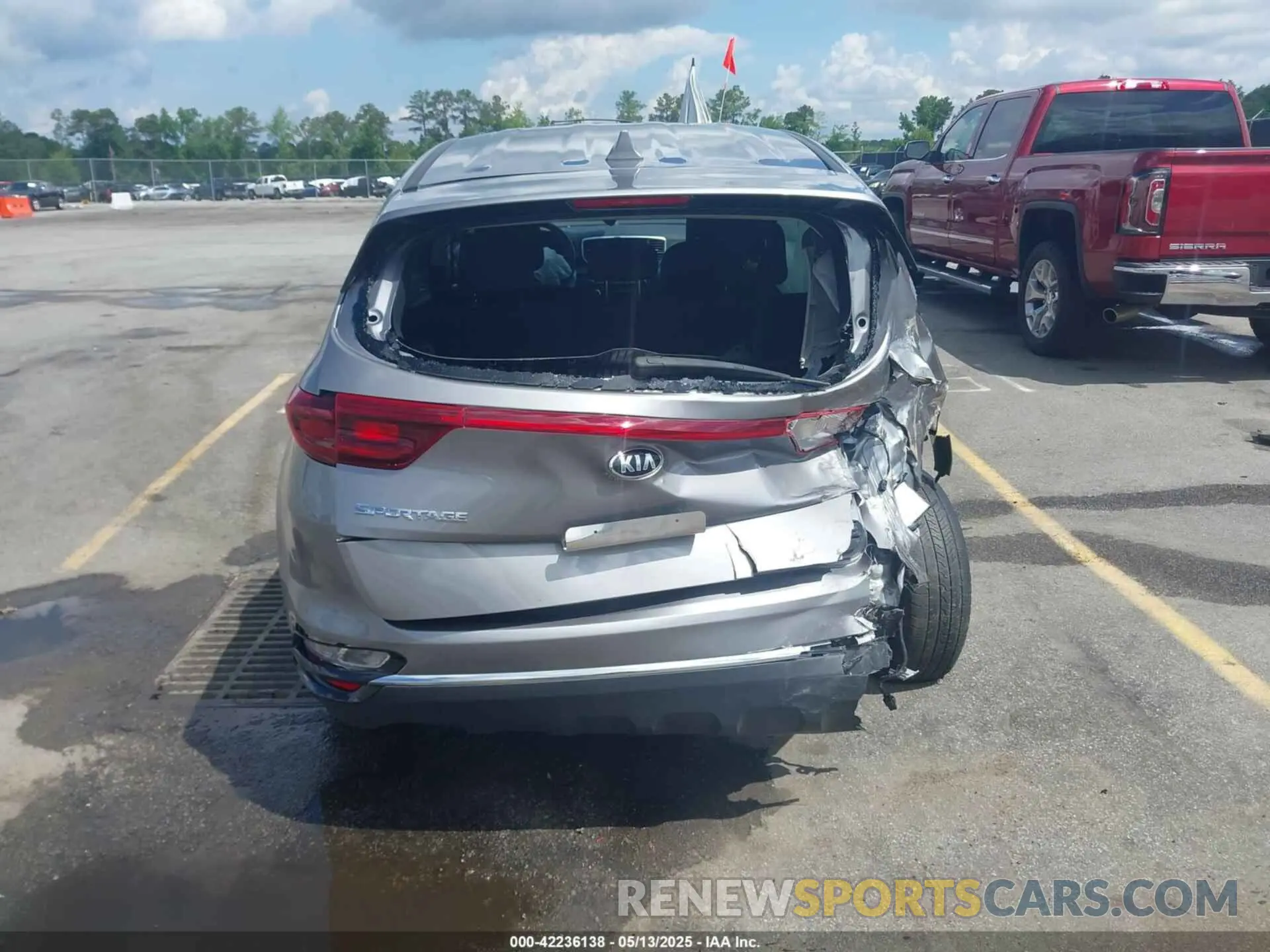 16 Photograph of a damaged car KNDPMCAC8N7014224 KIA SPORTAGE 2022