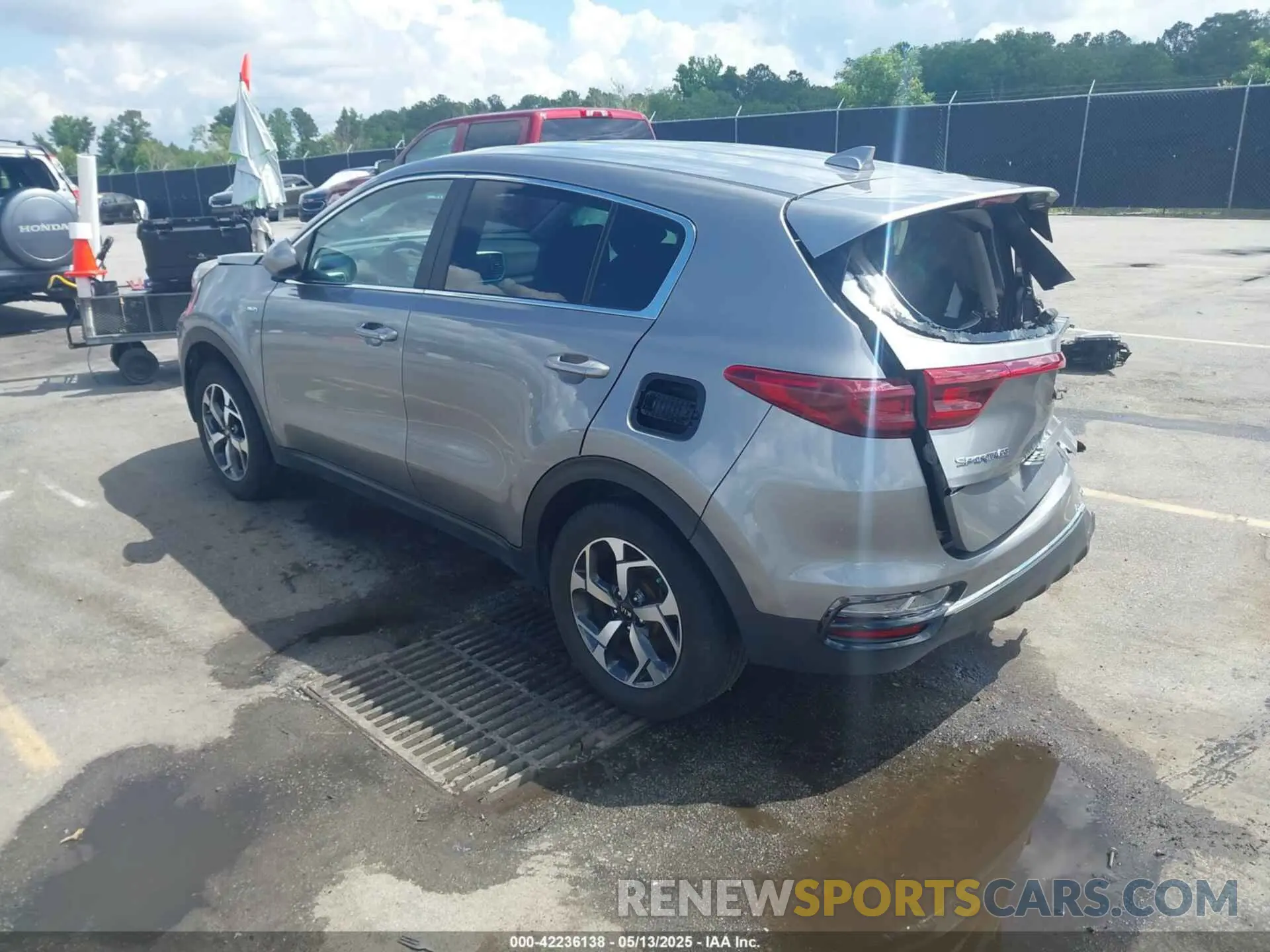 3 Photograph of a damaged car KNDPMCAC8N7014224 KIA SPORTAGE 2022