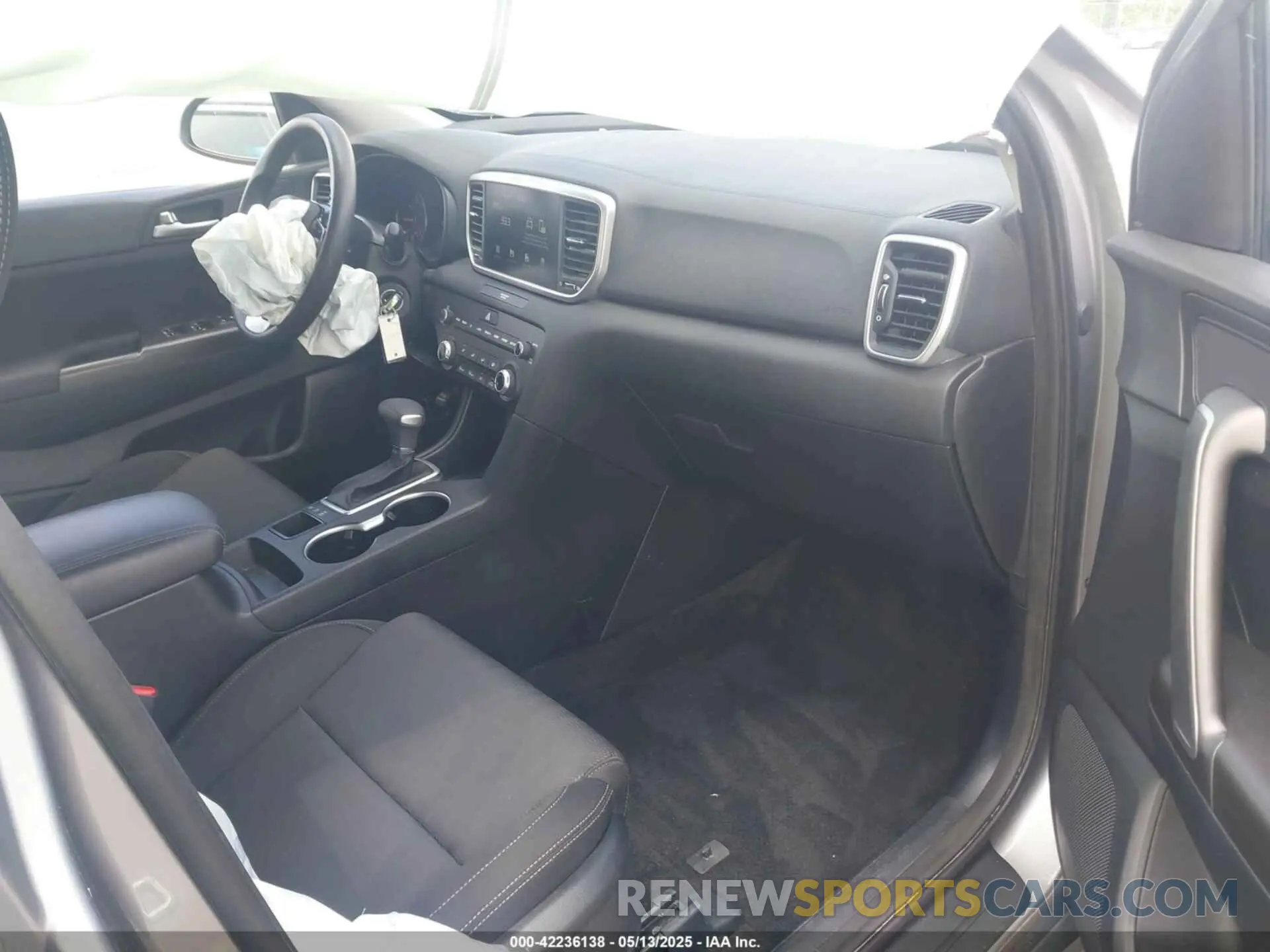 5 Photograph of a damaged car KNDPMCAC8N7014224 KIA SPORTAGE 2022