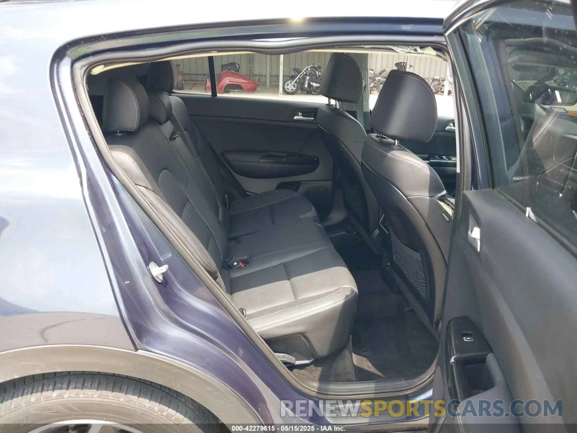 8 Photograph of a damaged car KNDPN3AC1N7023344 KIA SPORTAGE 2022