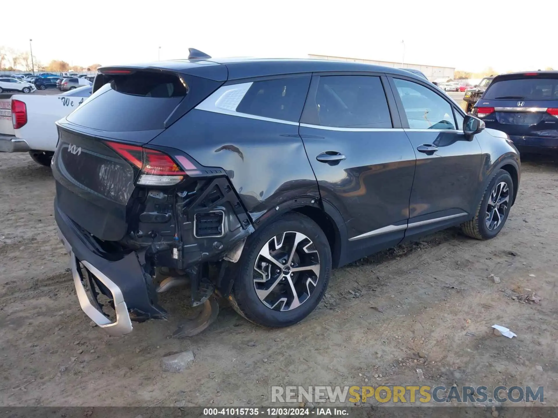4 Фотография поврежденного автомобиля 5XYK33AF4PG075597 KIA SPORTAGE 2023