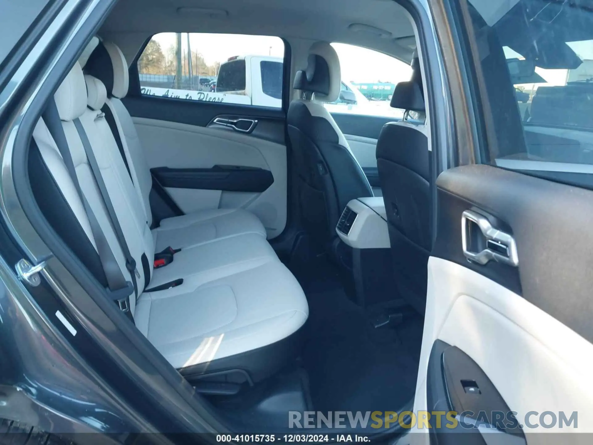 8 Фотография поврежденного автомобиля 5XYK33AF4PG075597 KIA SPORTAGE 2023