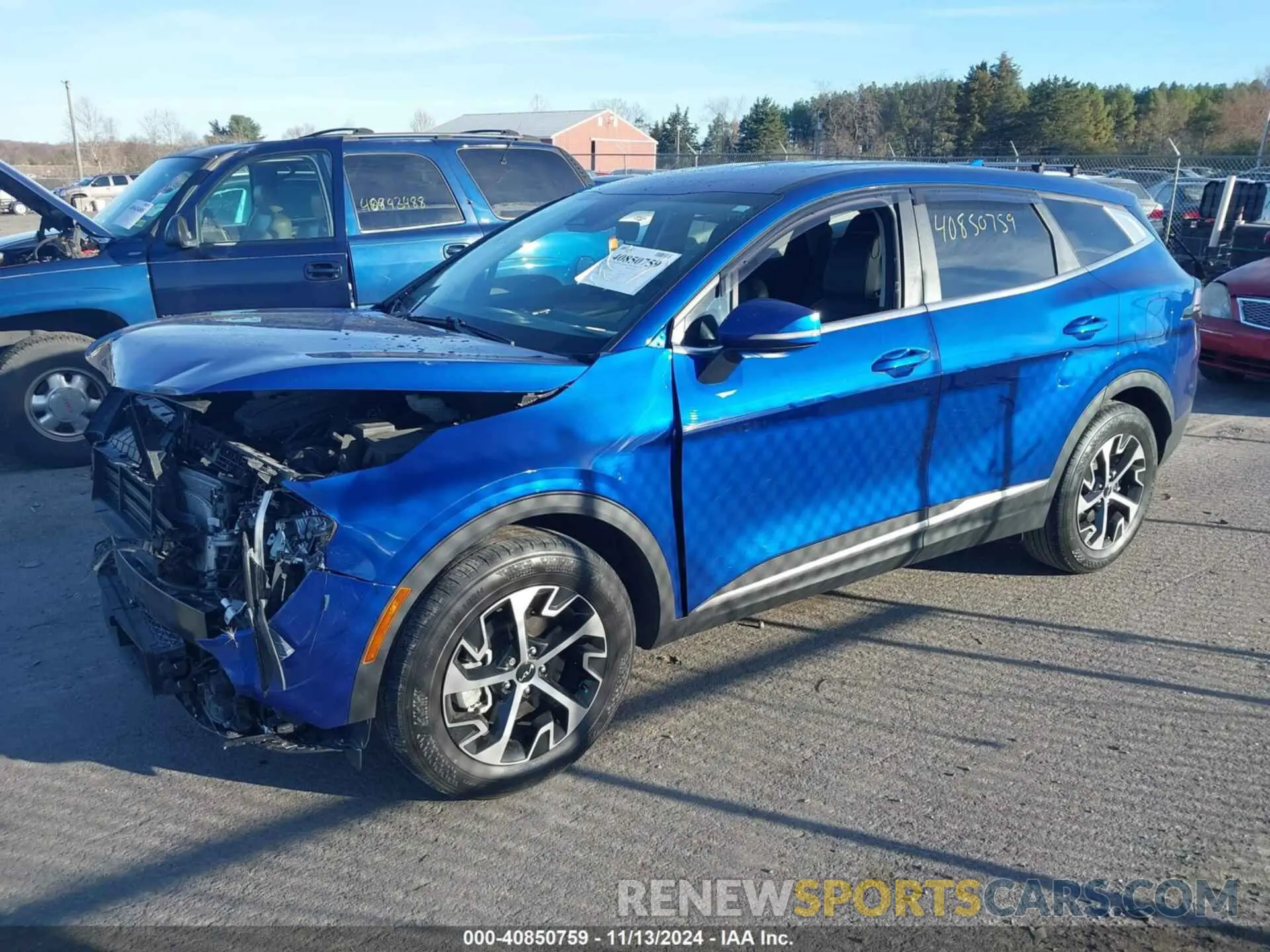 2 Фотография поврежденного автомобиля 5XYK33AF7PG043842 KIA SPORTAGE 2023