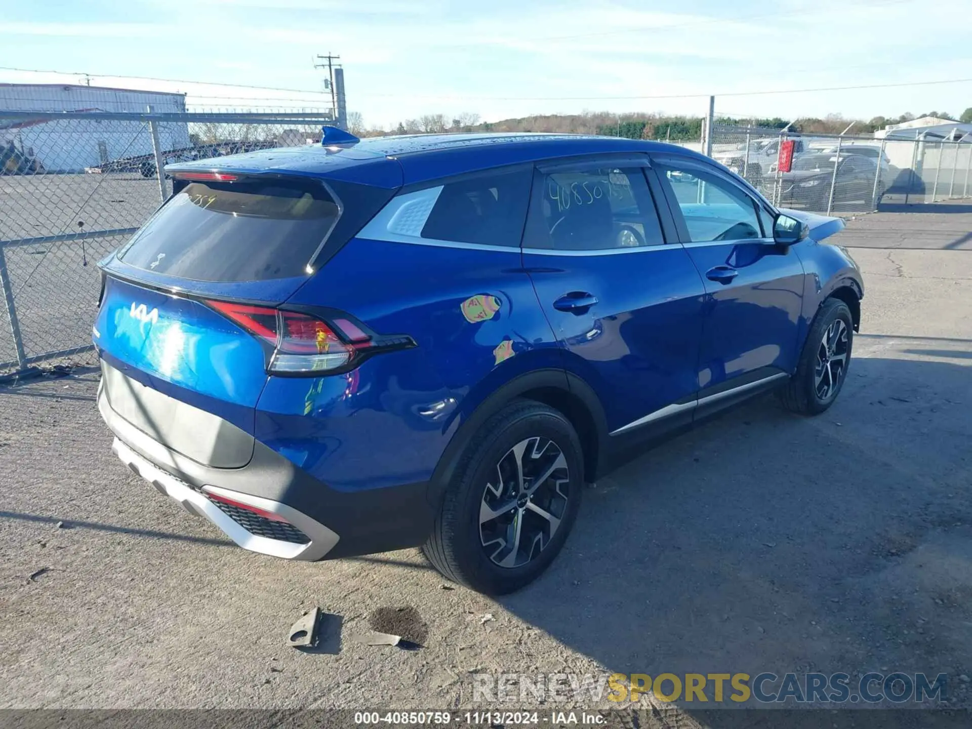 4 Фотография поврежденного автомобиля 5XYK33AF7PG043842 KIA SPORTAGE 2023