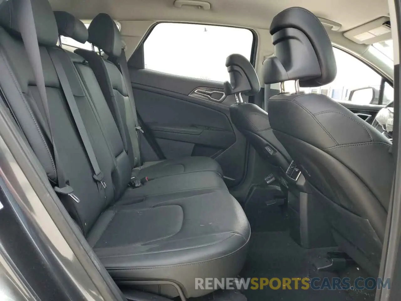 12 Фотография поврежденного автомобиля 5XYK33AF8PG100436 KIA SPORTAGE 2023