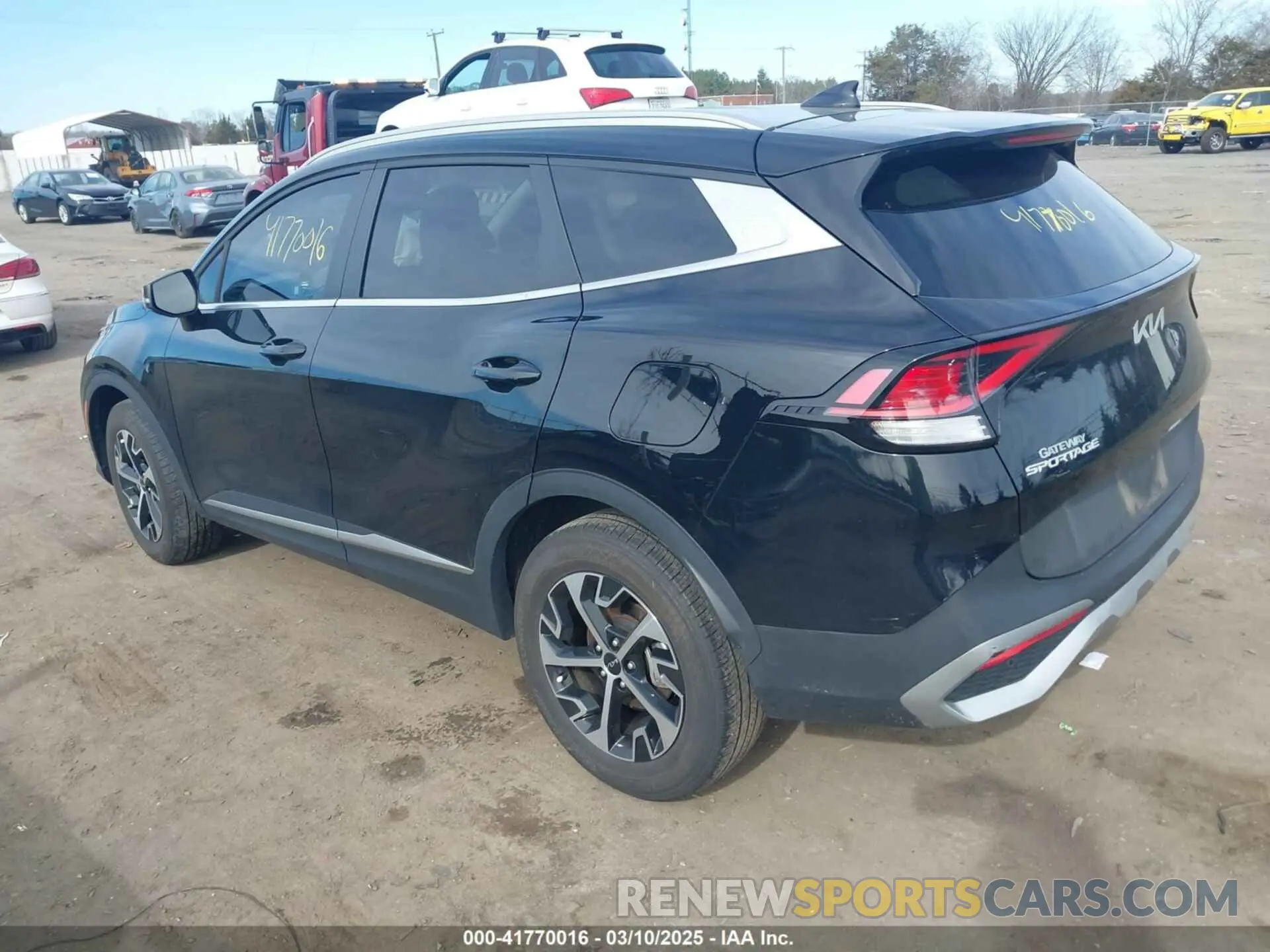 3 Фотография поврежденного автомобиля 5XYK3CAF9PG088801 KIA SPORTAGE 2023