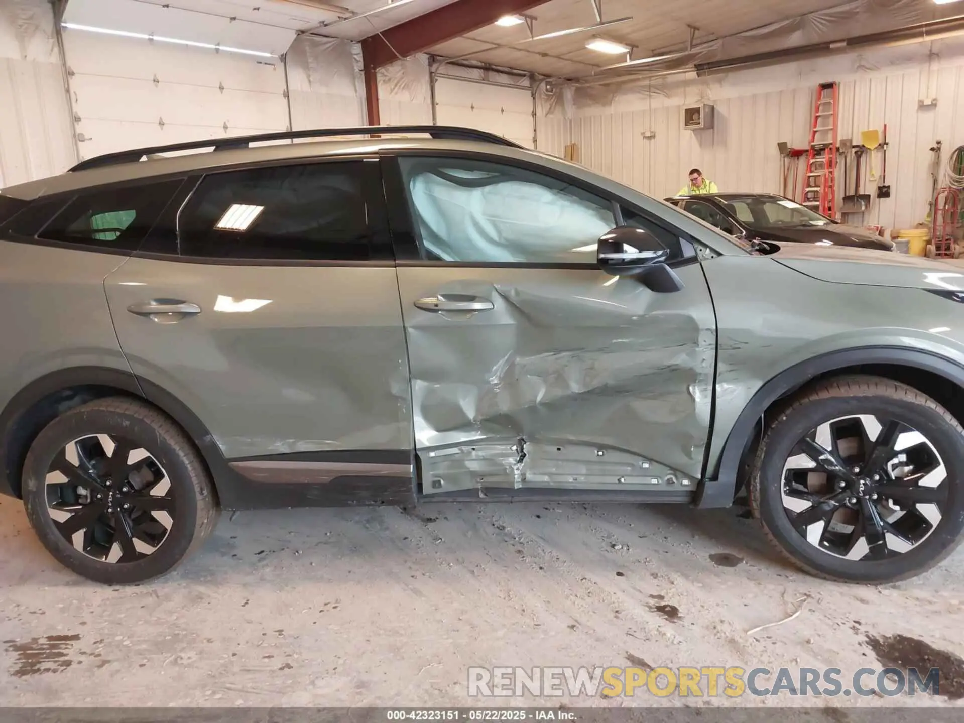 13 Photograph of a damaged car 5XYK6CAF0PG002735 KIA SPORTAGE 2023
