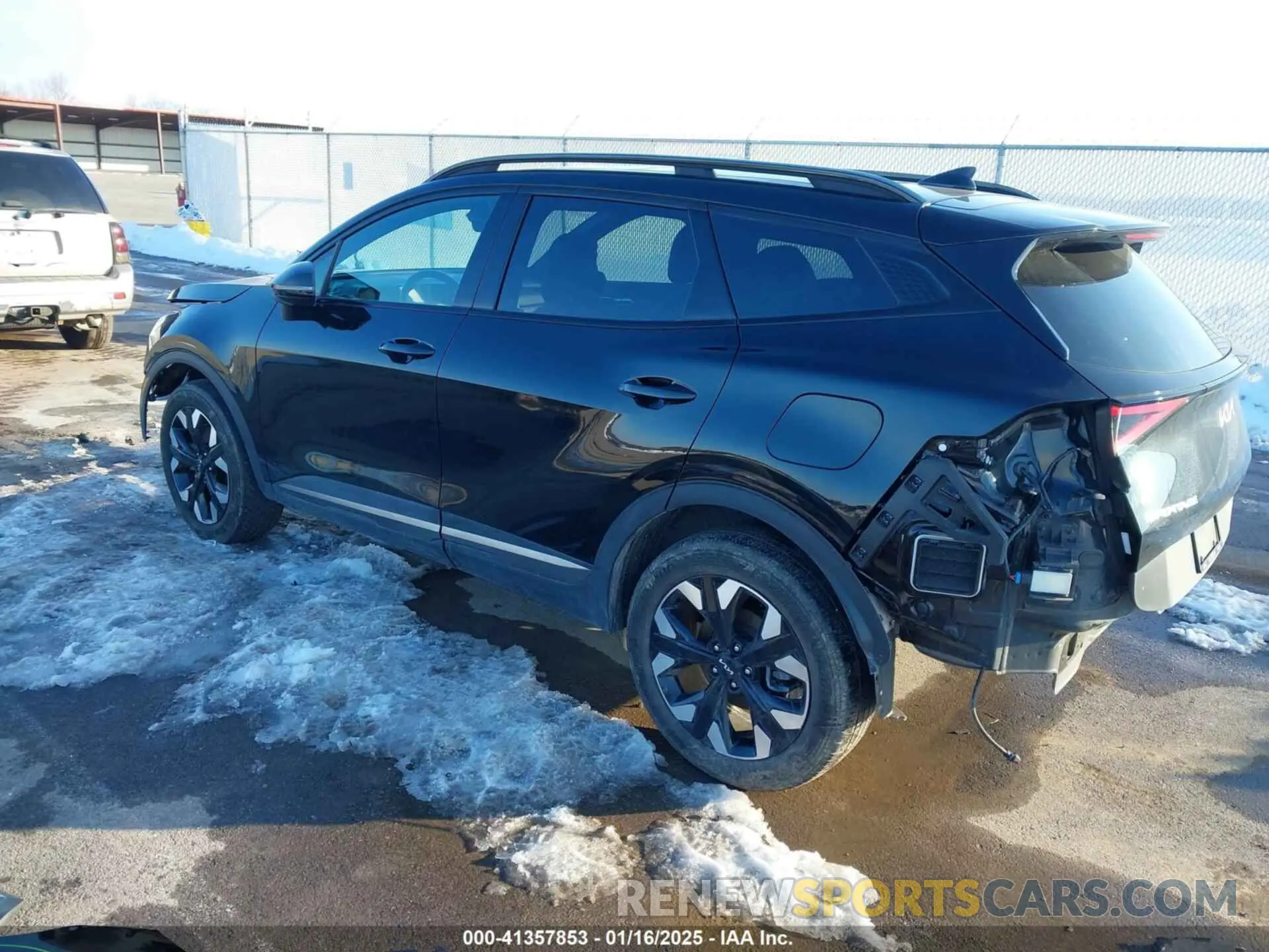3 Photograph of a damaged car 5XYK6CAF7PG018477 KIA SPORTAGE 2023