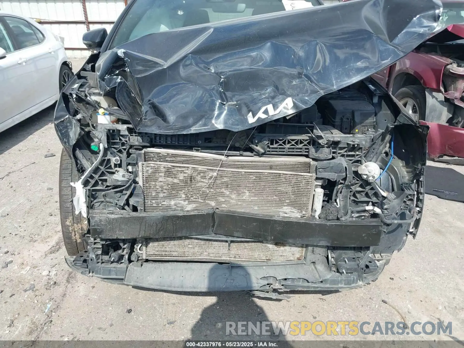 12 Фотография поврежденного автомобиля 5XYK6CAF9PG018724 KIA SPORTAGE 2023