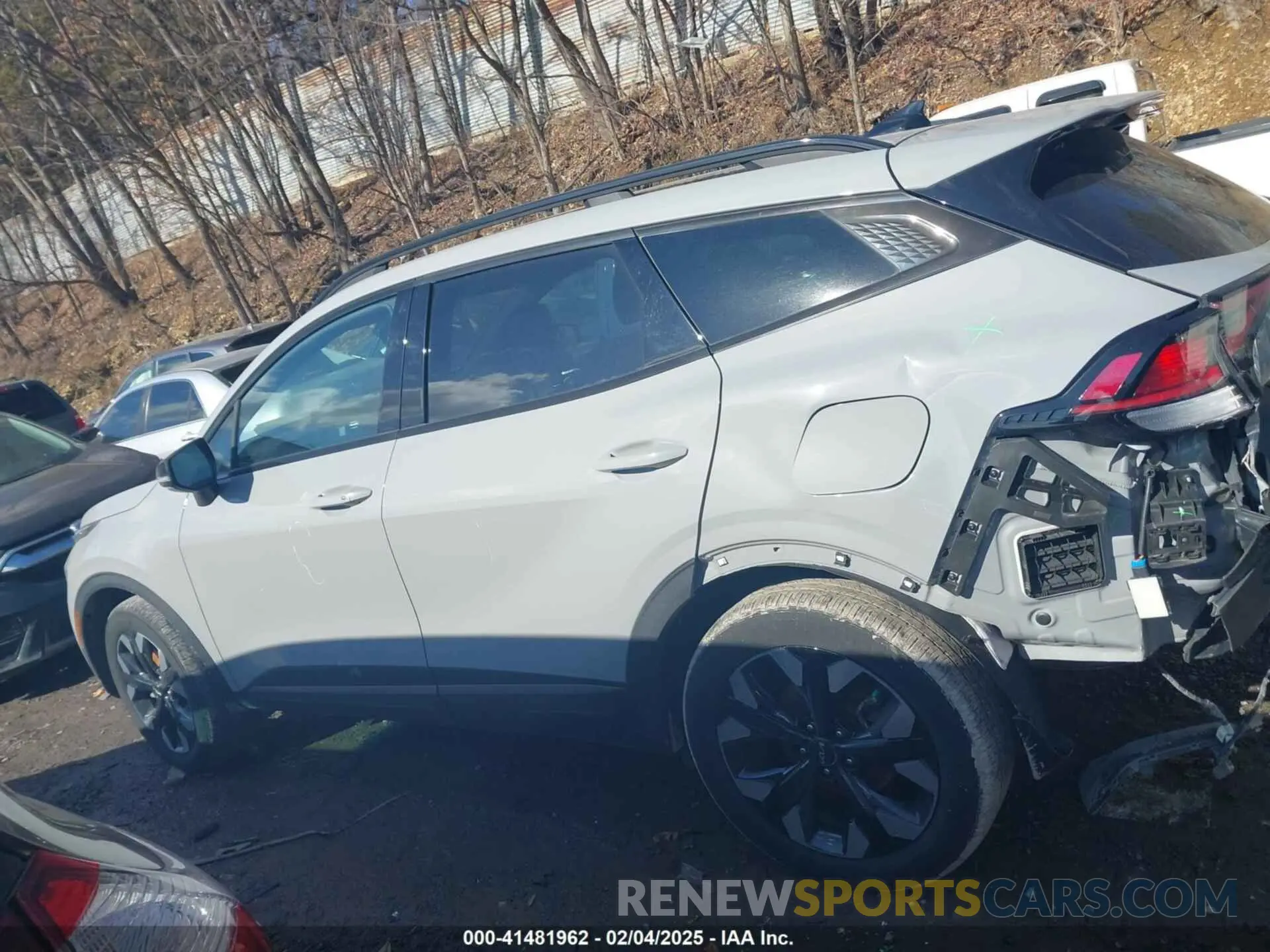 14 Photograph of a damaged car 5XYK6CAFXPG081119 KIA SPORTAGE 2023
