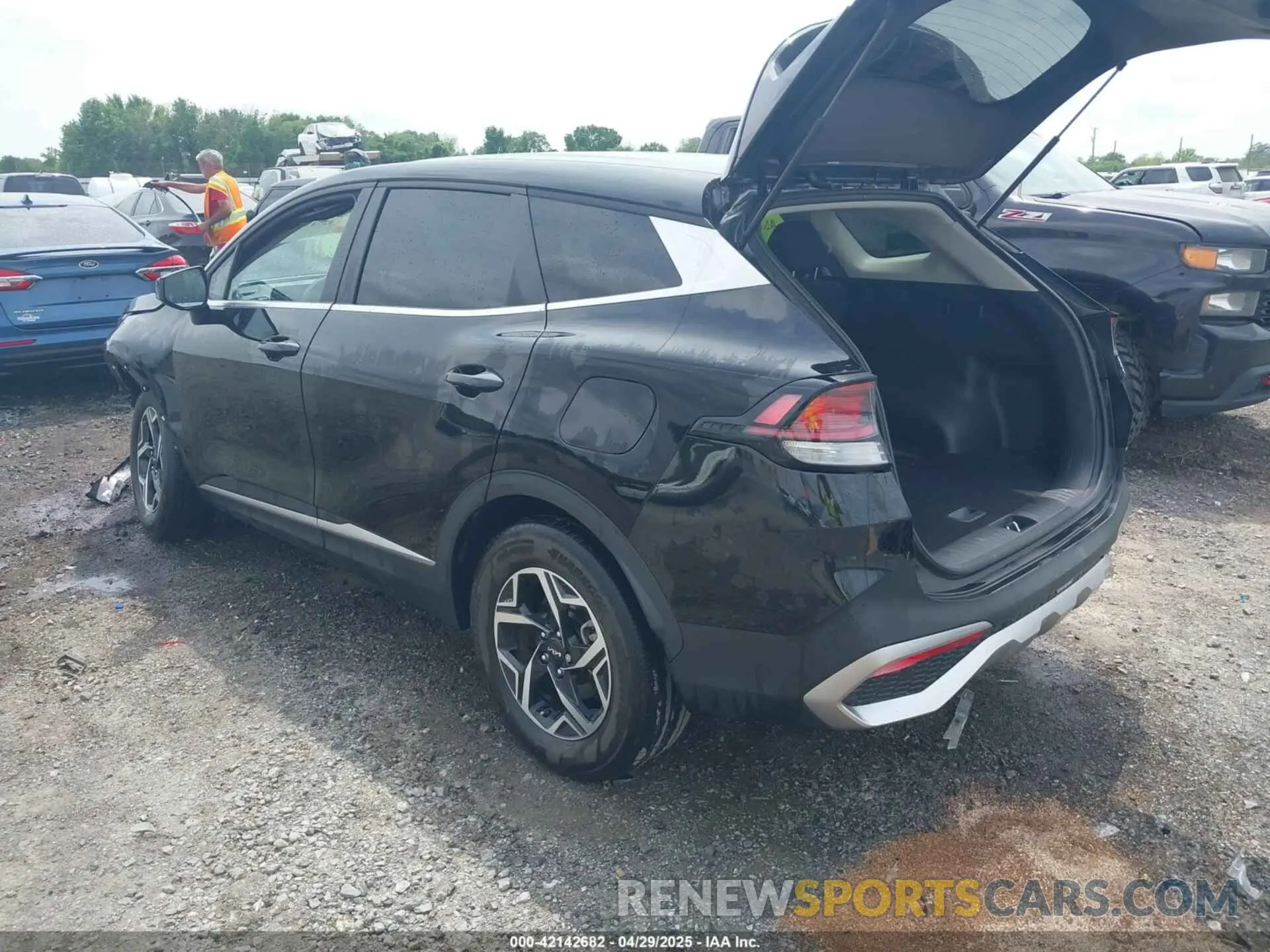3 Фотография поврежденного автомобиля KNDPU3AF3P7186710 KIA SPORTAGE 2023