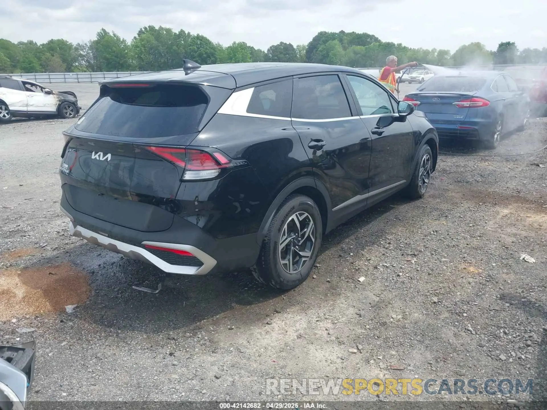 4 Фотография поврежденного автомобиля KNDPU3AF3P7186710 KIA SPORTAGE 2023