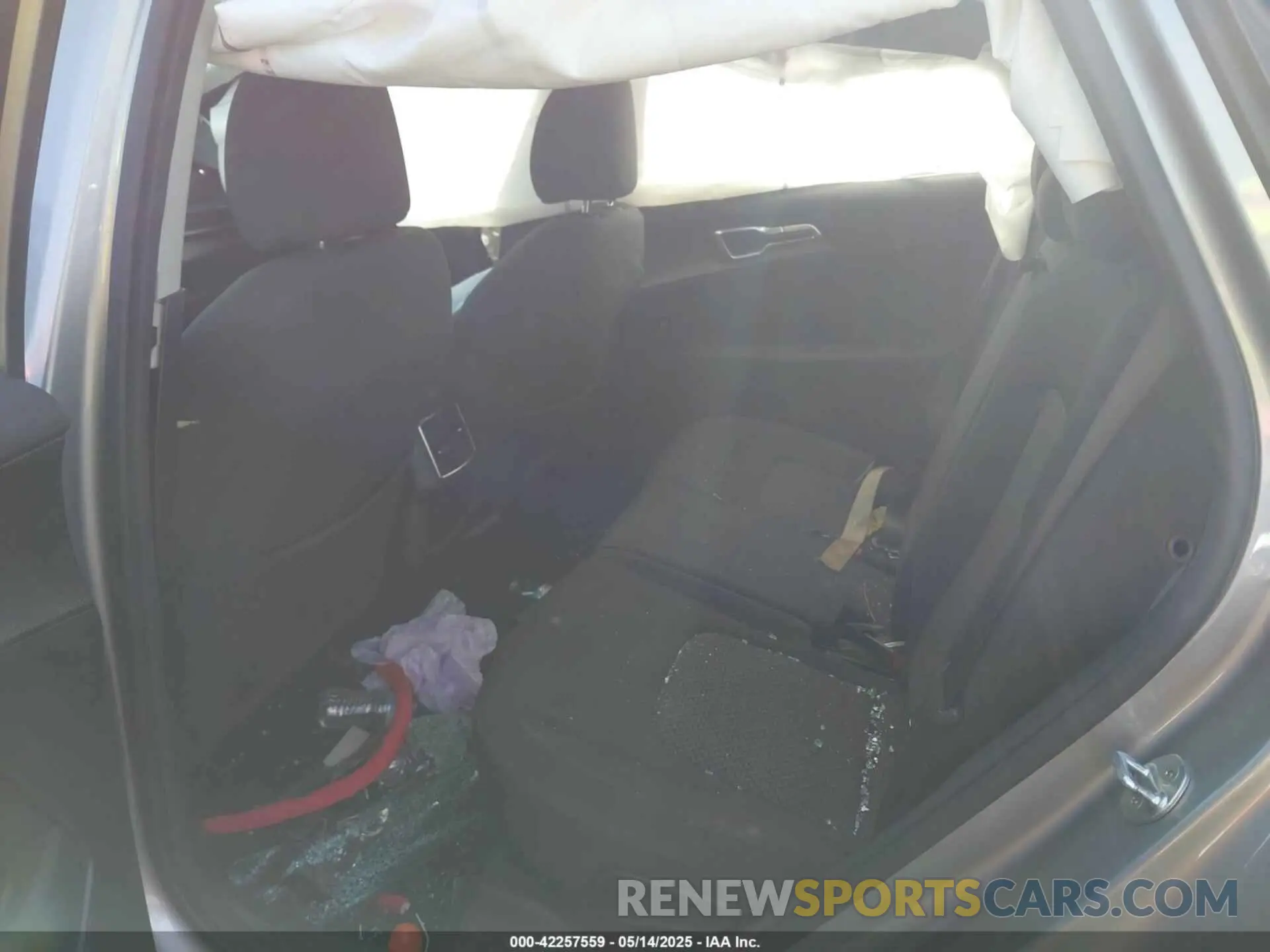 8 Photograph of a damaged car KNDPU3AF5P7085264 KIA SPORTAGE 2023