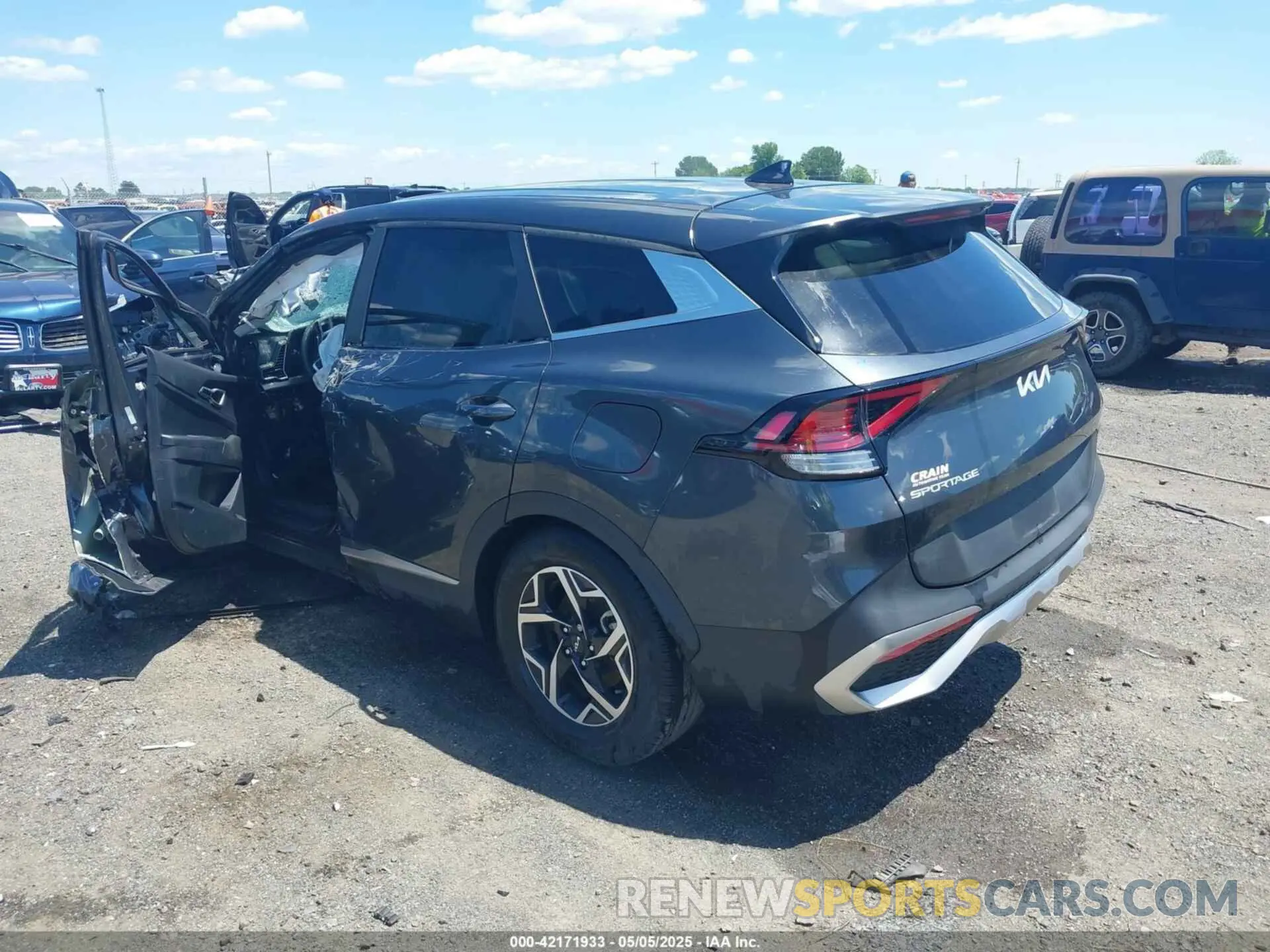 3 Photograph of a damaged car KNDPU3AF7P7066327 KIA SPORTAGE 2023