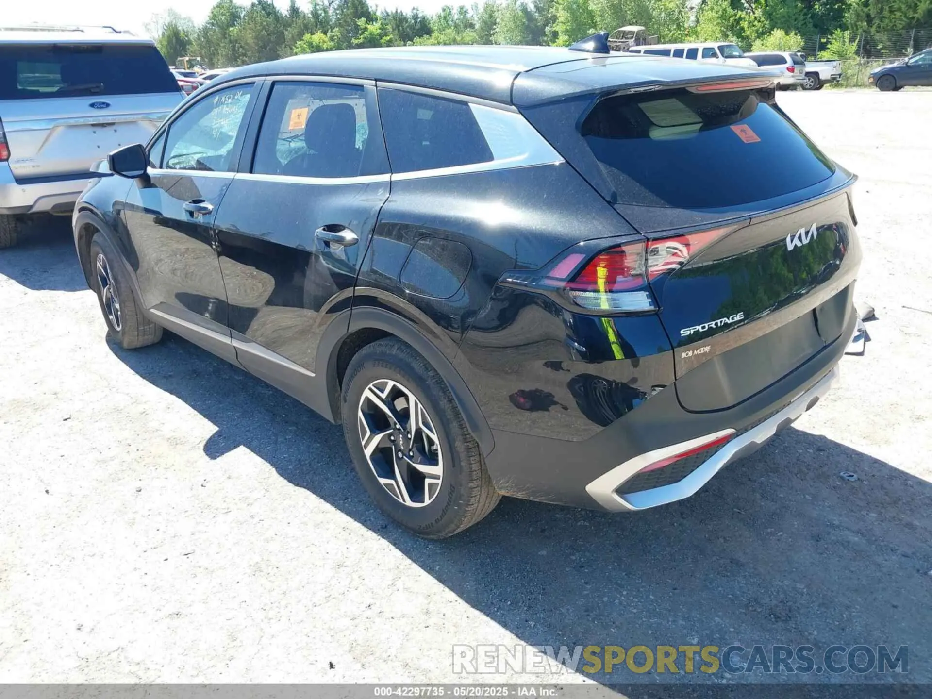 3 Фотография поврежденного автомобиля KNDPU3AF8P7036849 KIA SPORTAGE 2023