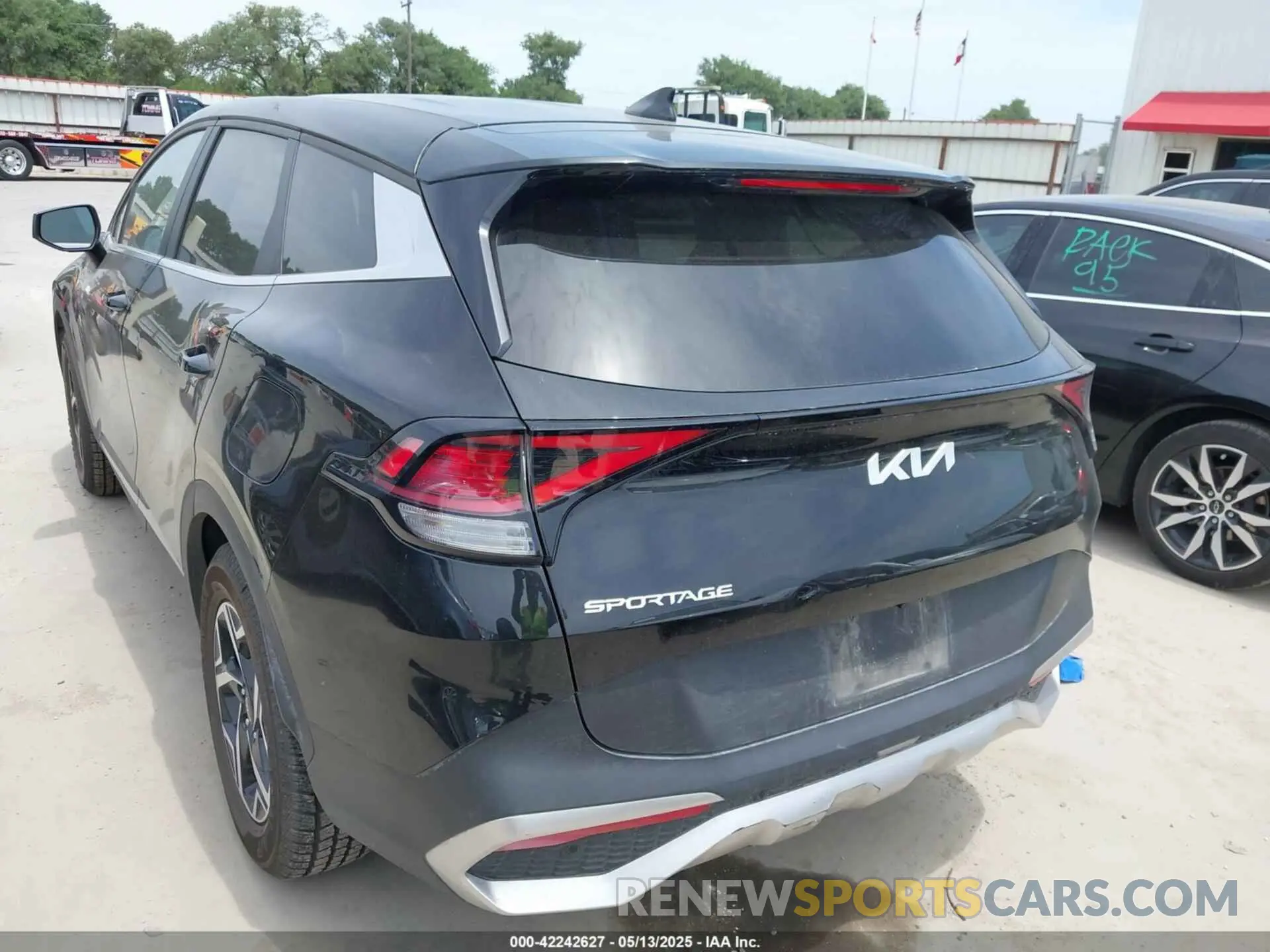 3 Фотография поврежденного автомобиля KNDPU3AF9P7135616 KIA SPORTAGE 2023