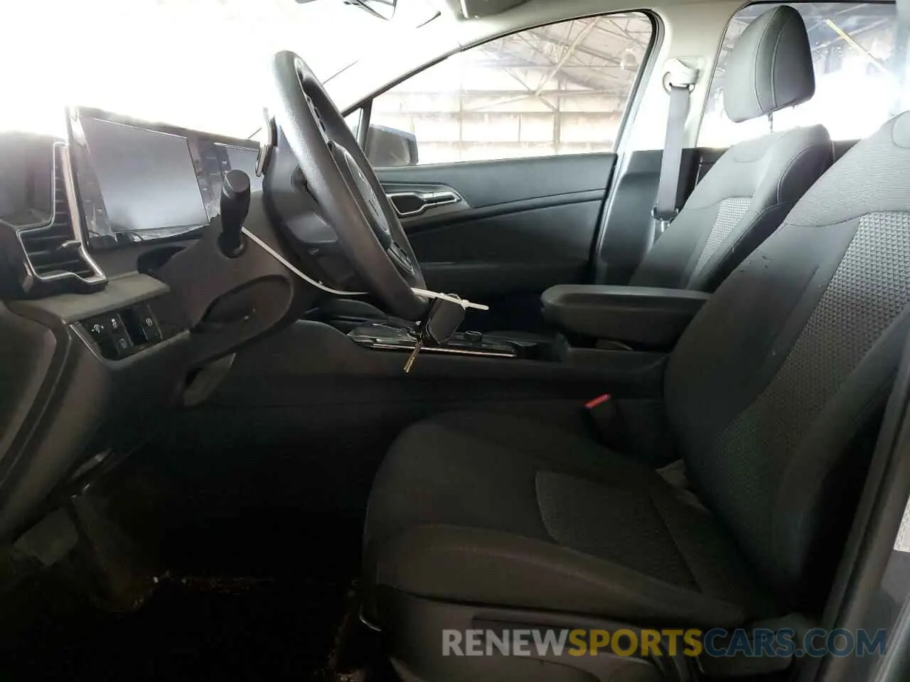 7 Photograph of a damaged car KNDPU3AG9P7058268 KIA SPORTAGE 2023