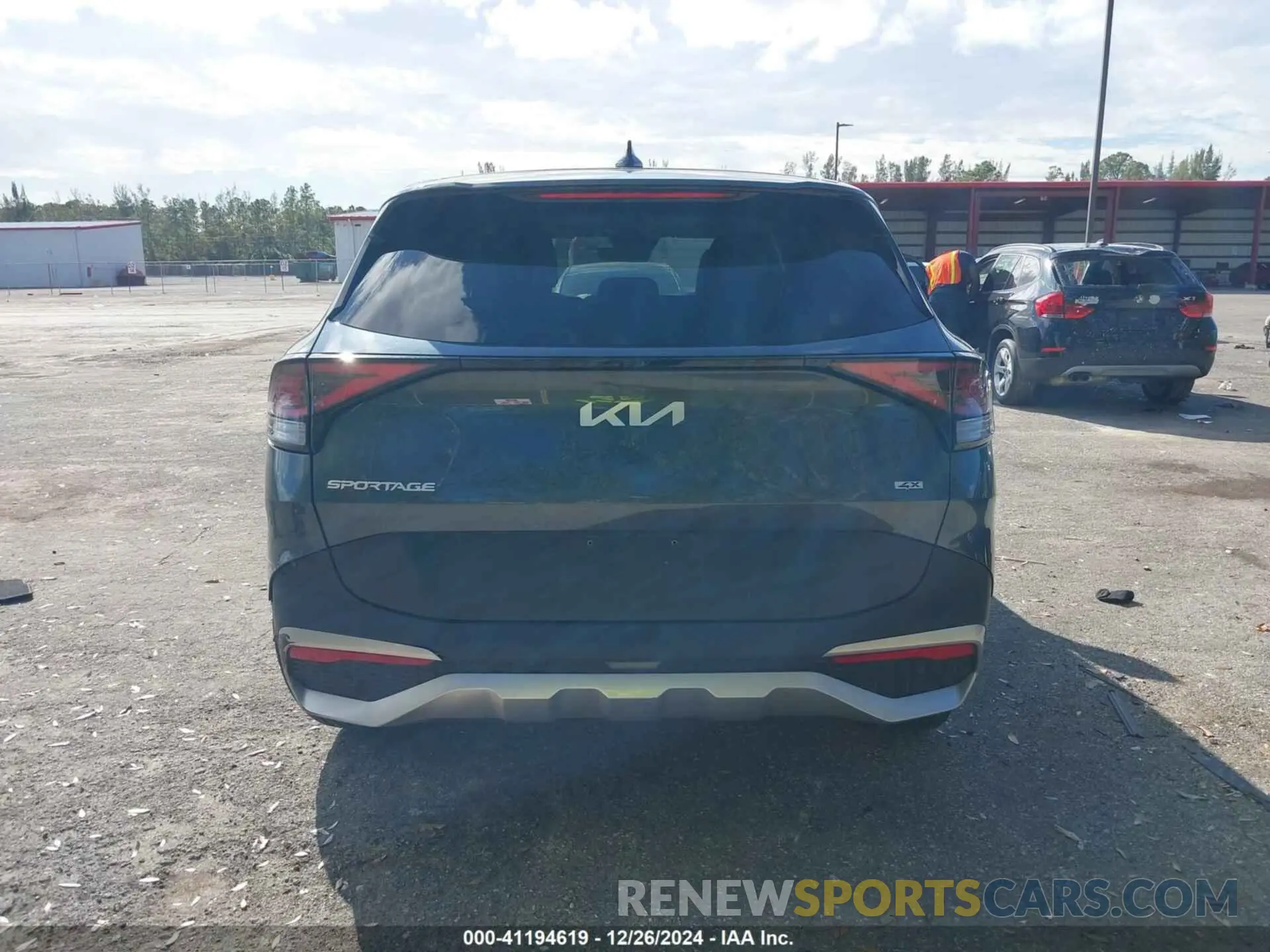 16 Photograph of a damaged car KNDPUCAF0P7133124 KIA SPORTAGE 2023