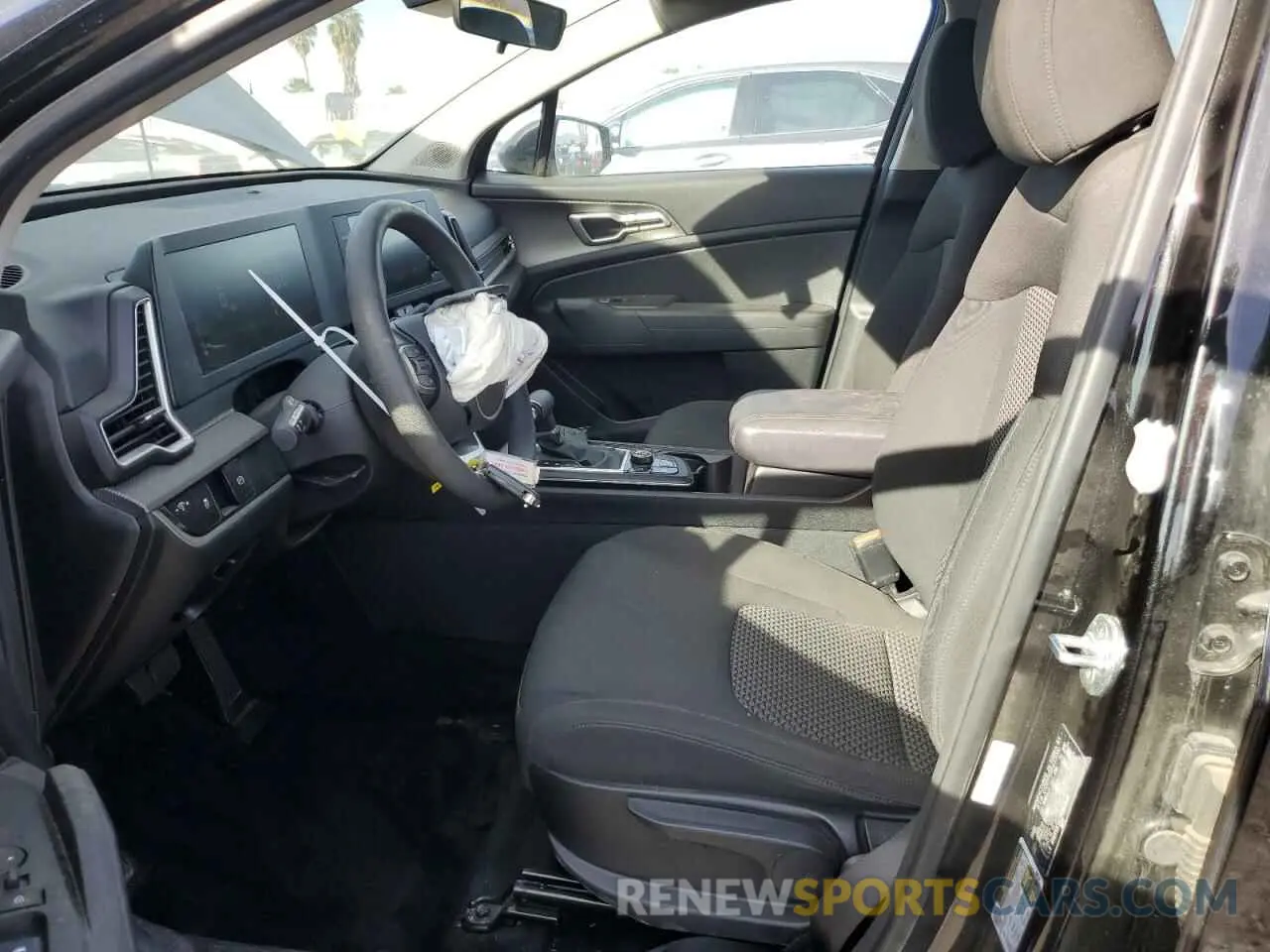 7 Фотография поврежденного автомобиля KNDPUCAF2P7093533 KIA SPORTAGE 2023