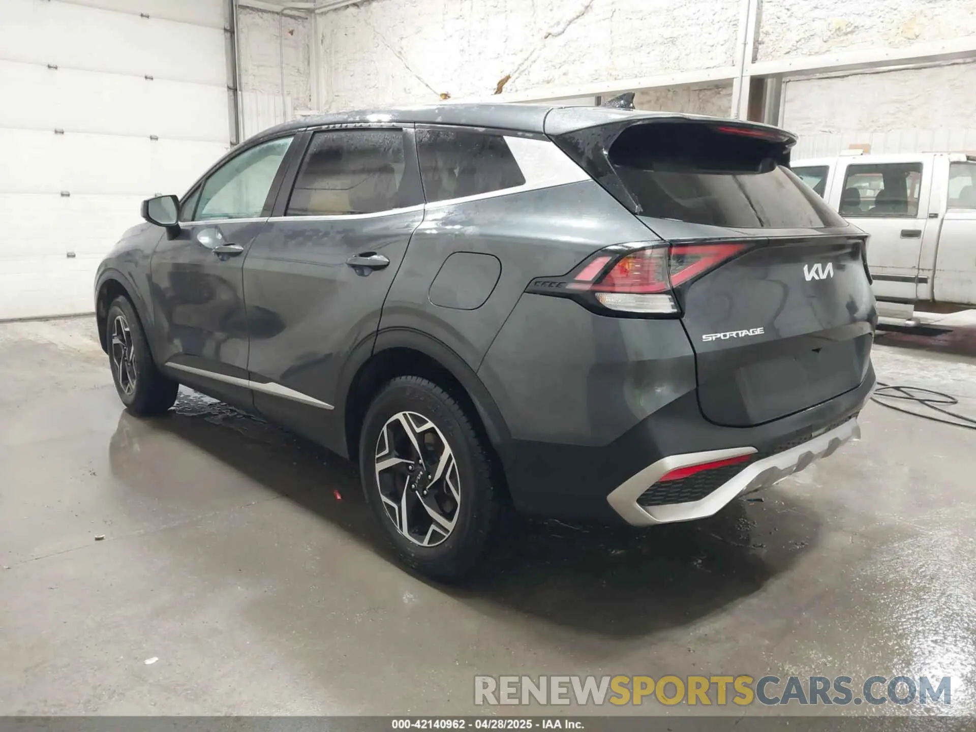 3 Фотография поврежденного автомобиля KNDPUCAF5P7175028 KIA SPORTAGE 2023