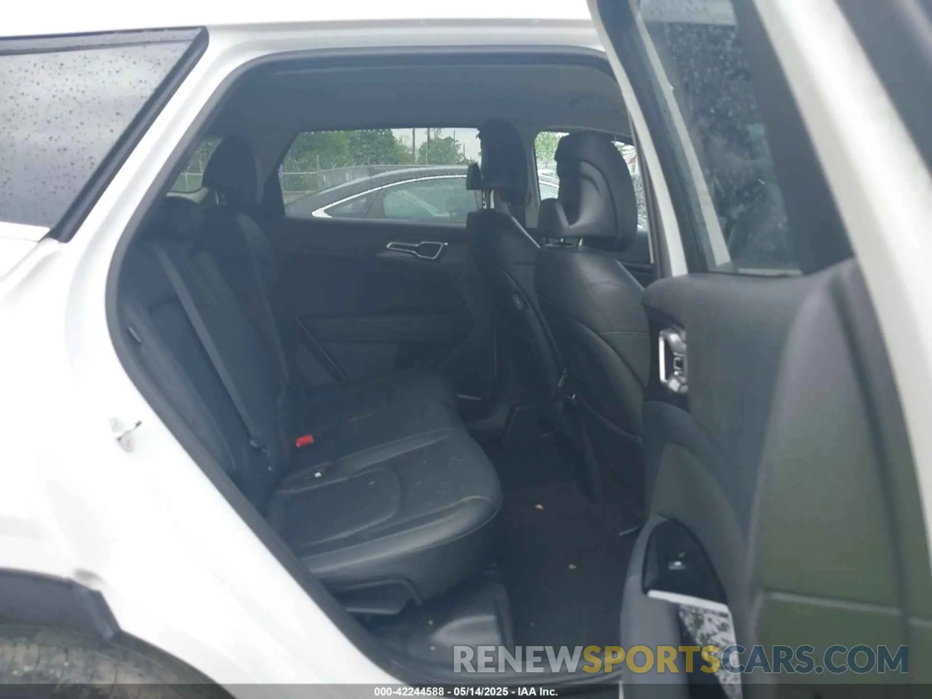 8 Фотография поврежденного автомобиля 5XYK3CDF2RG183800 KIA SPORTAGE 2024