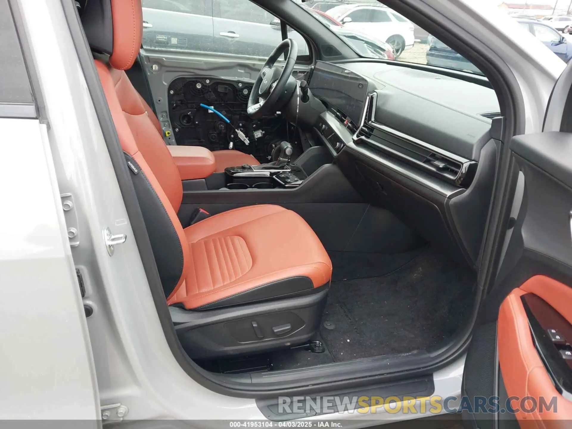 5 Photograph of a damaged car 5XYK53DF1RG185564 KIA SPORTAGE 2024