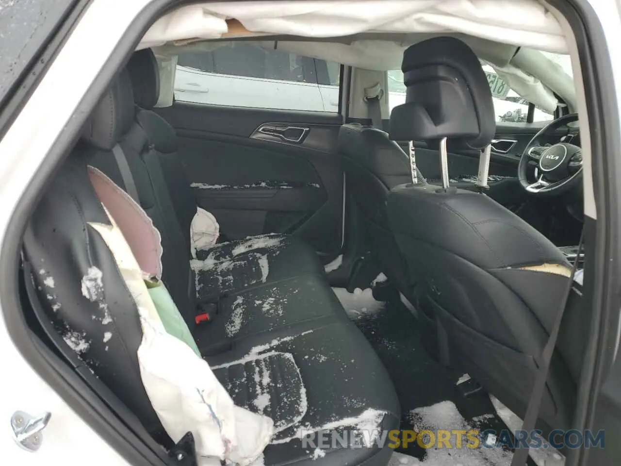 11 Photograph of a damaged car 5XYK53DF1RG193356 KIA SPORTAGE 2024