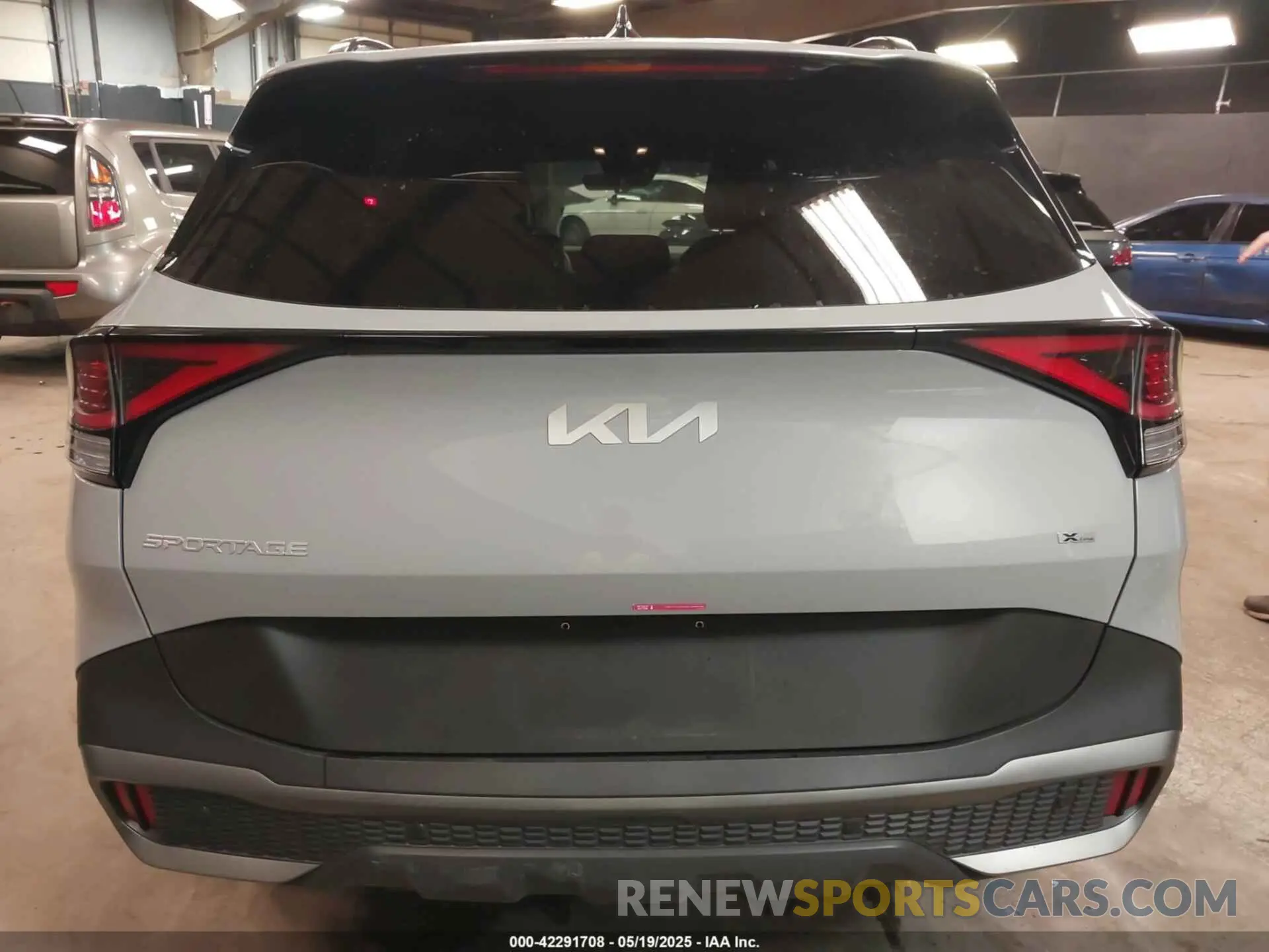 17 Photograph of a damaged car 5XYK6CDF5RG175343 KIA SPORTAGE 2024